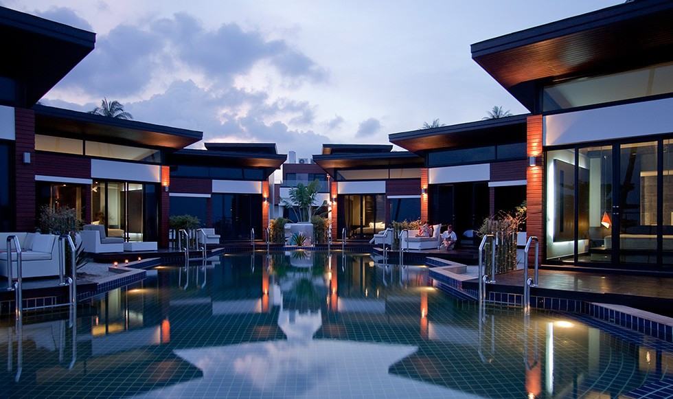 Poolside Villa buitenkant in het Aava Resort in Khanom in Thailand