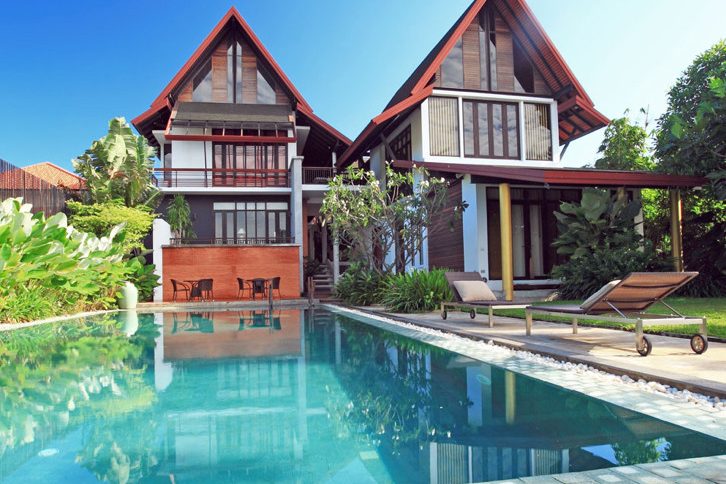 Zwembad in het Iudia on the River in Ayutthaya in Thailand