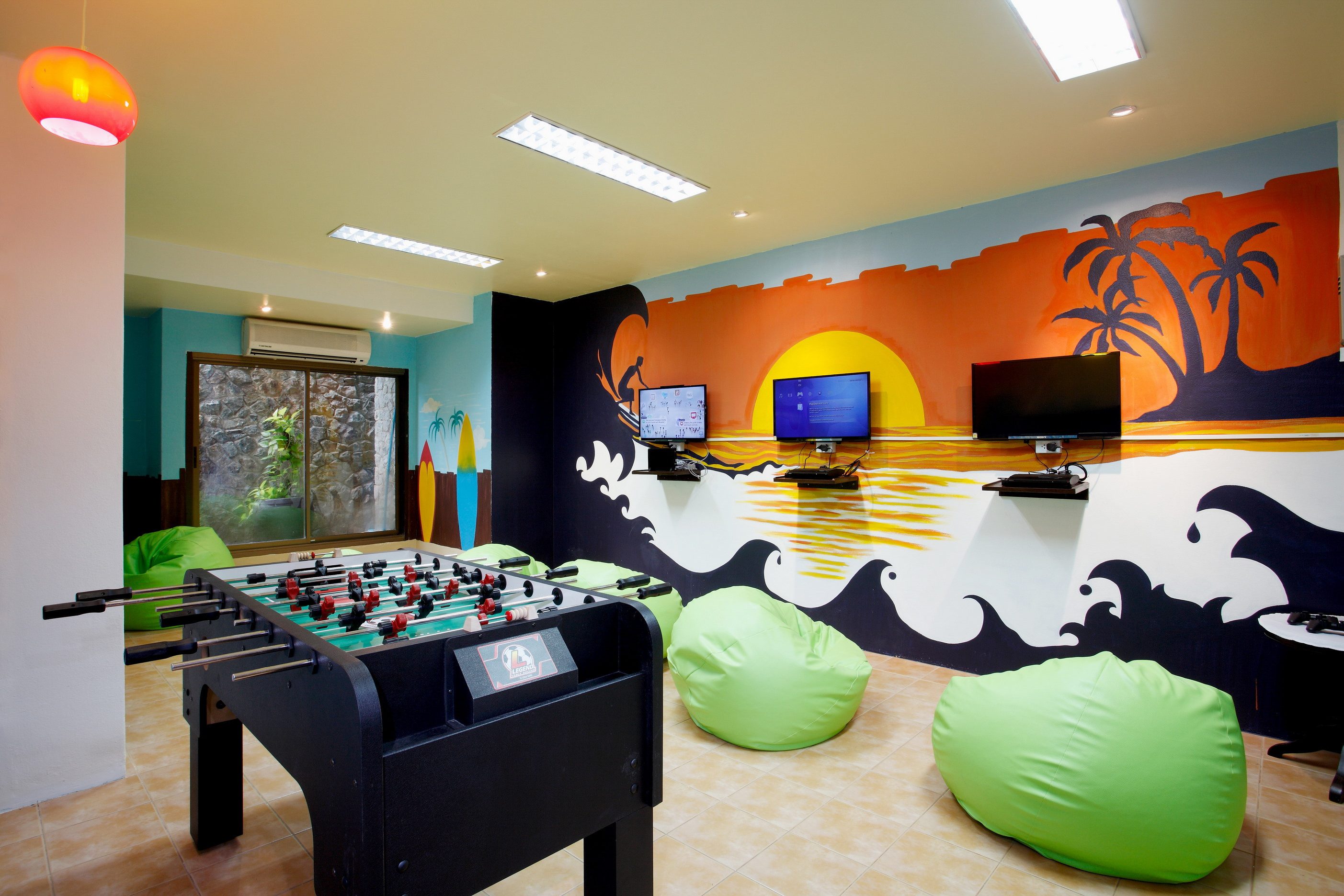 E-Zone in het Centara Seaview Resort in Khao Lak in Thailand