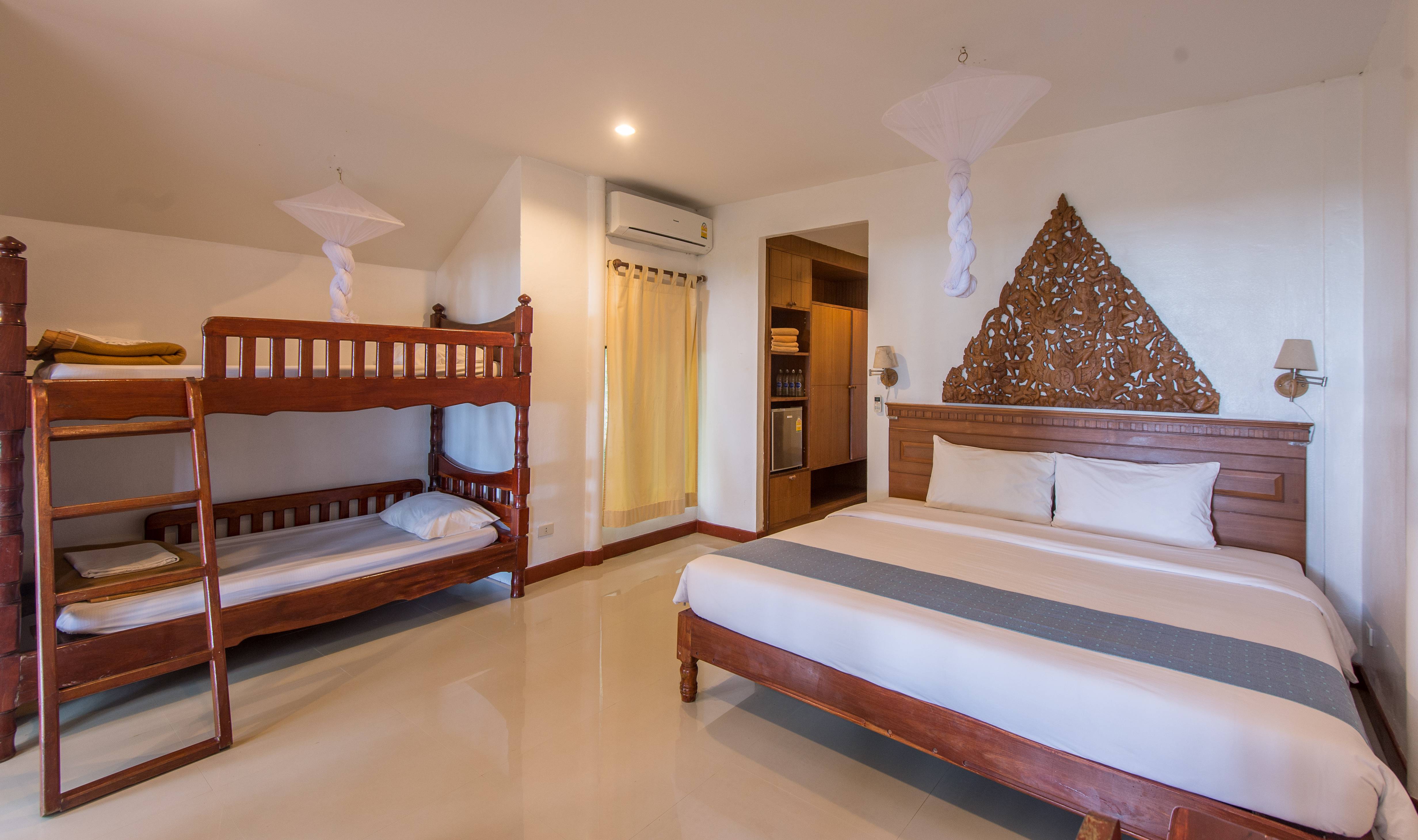 Family Bungalow in het Twin Bay Resort op Koh Lanta in Thailand