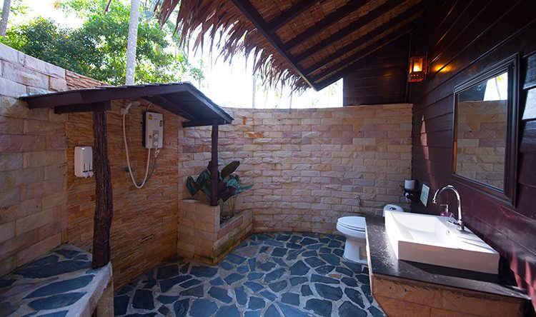 Open badkamer Bali Bungalow Gardenview in het Koh Kood Beach Resort in Thailand