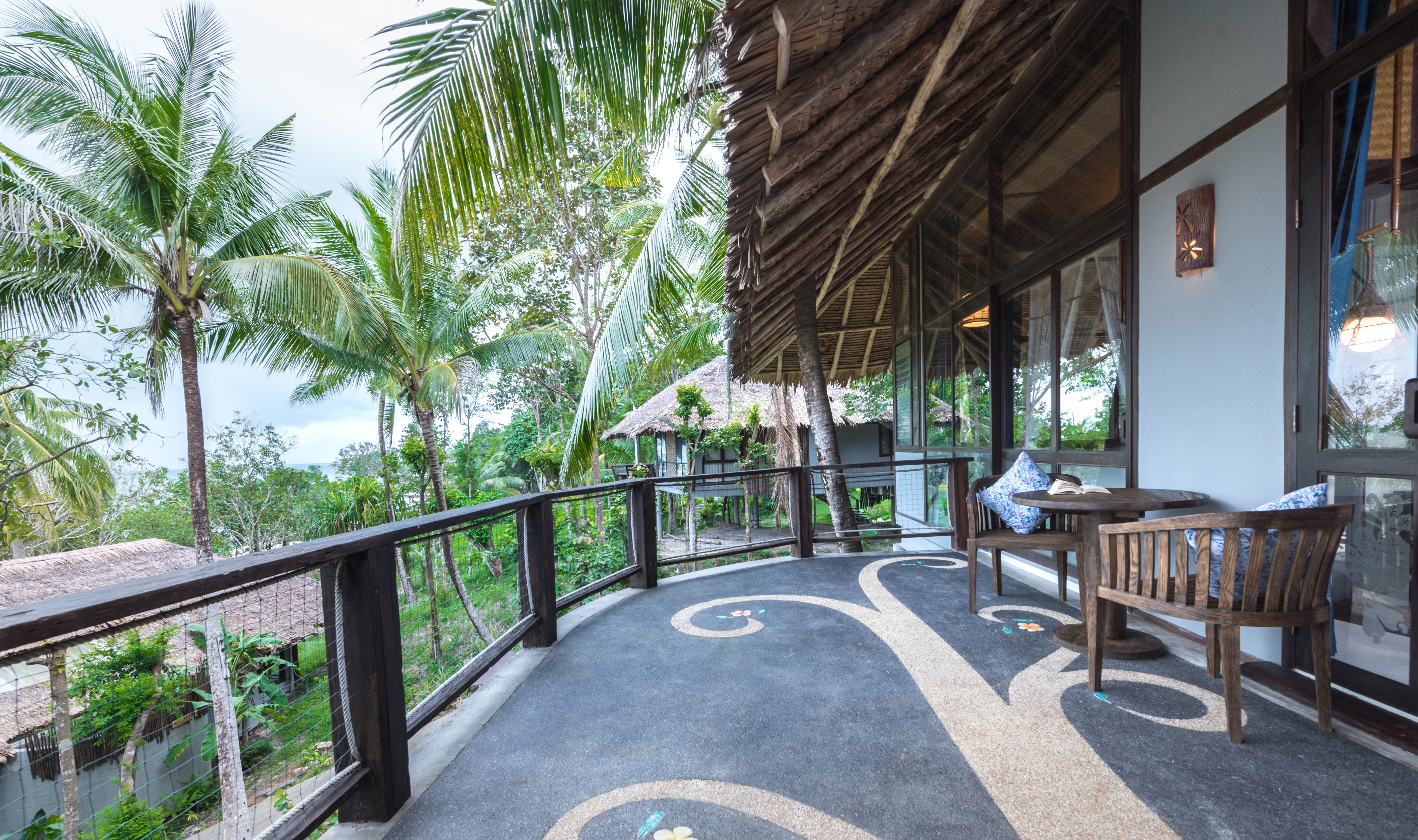 Seaview Villa balkon in het Koh Yao Yai Village in Thailand