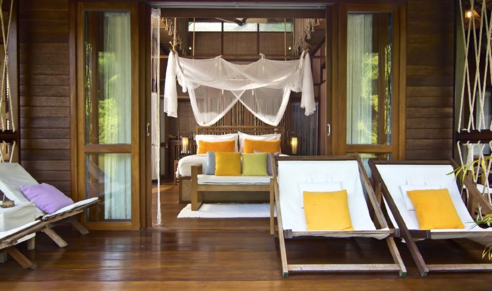 Villa met terras in The FloatHouse River Kwai in Kanchanaburi in Thailand