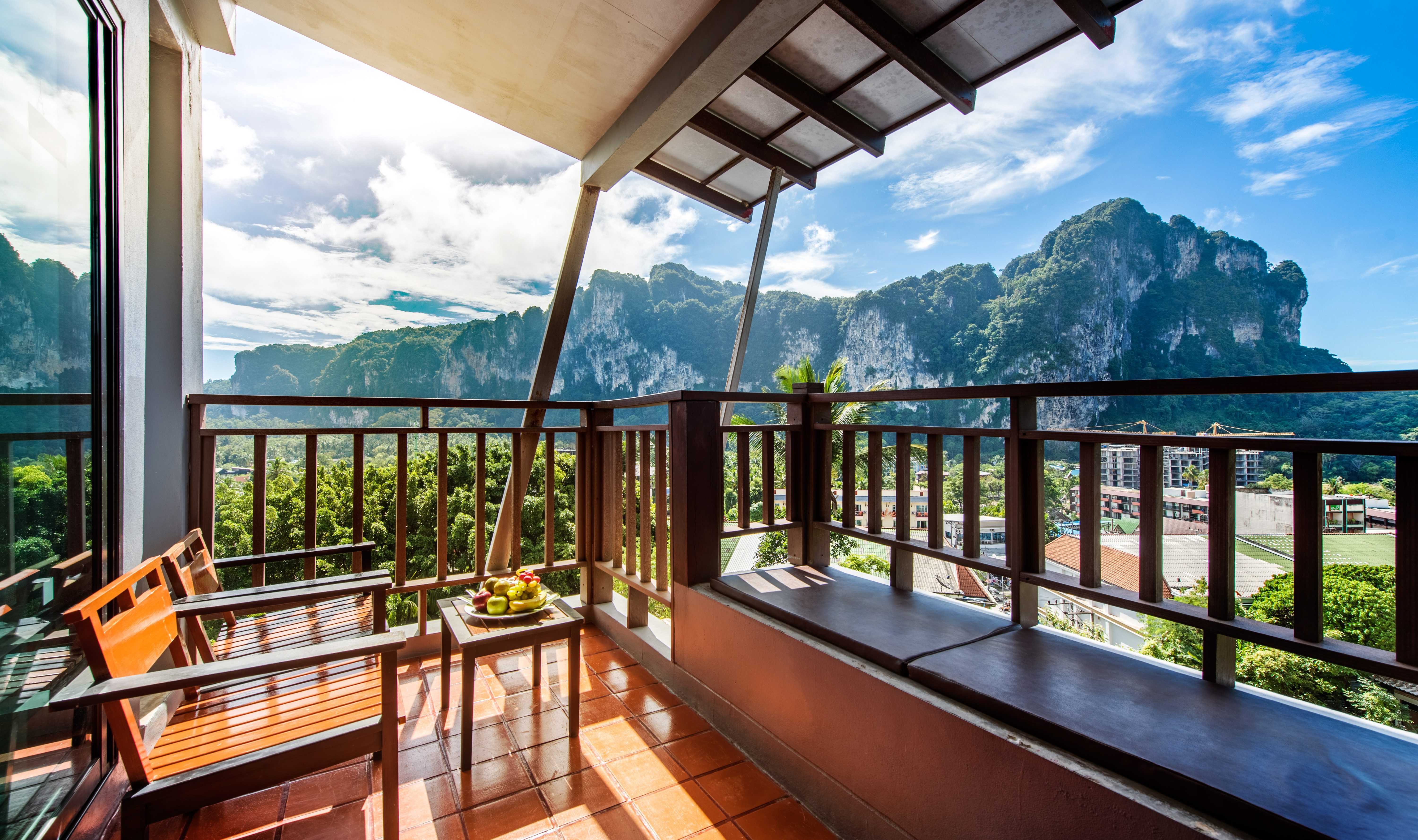 Deluxe Seaview kamer balkon in het Krabi Cha-Da Resort in Thailand
