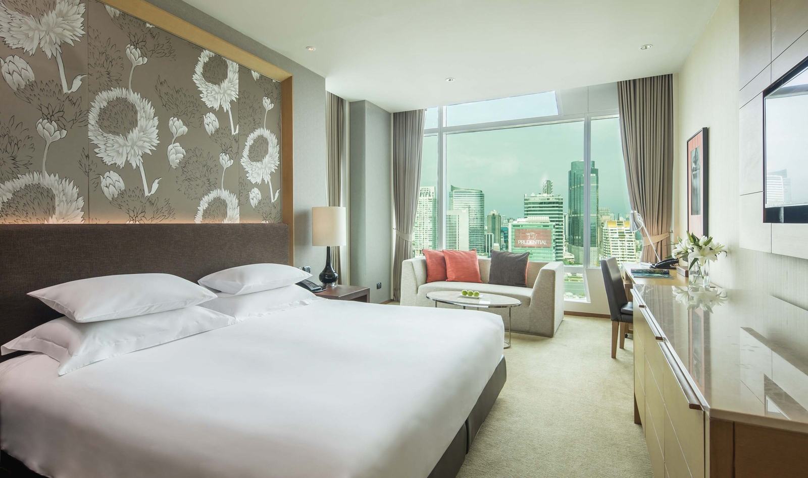 Executive Deluxe kamer in het Eastin Grand Hotel Sathorn in Bangkok in Thailand