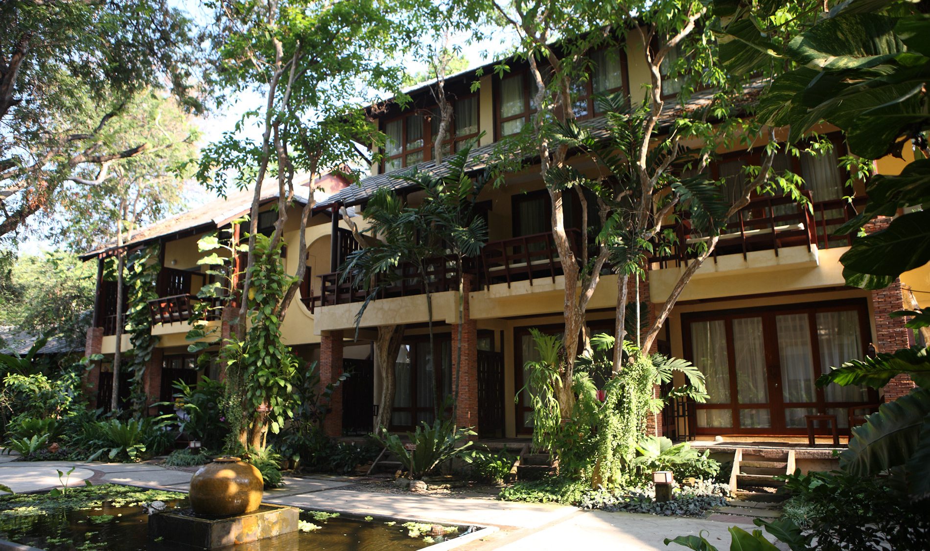 Gebouw met studio's in het Baan Talay Dao in Hua Hin in Thailand