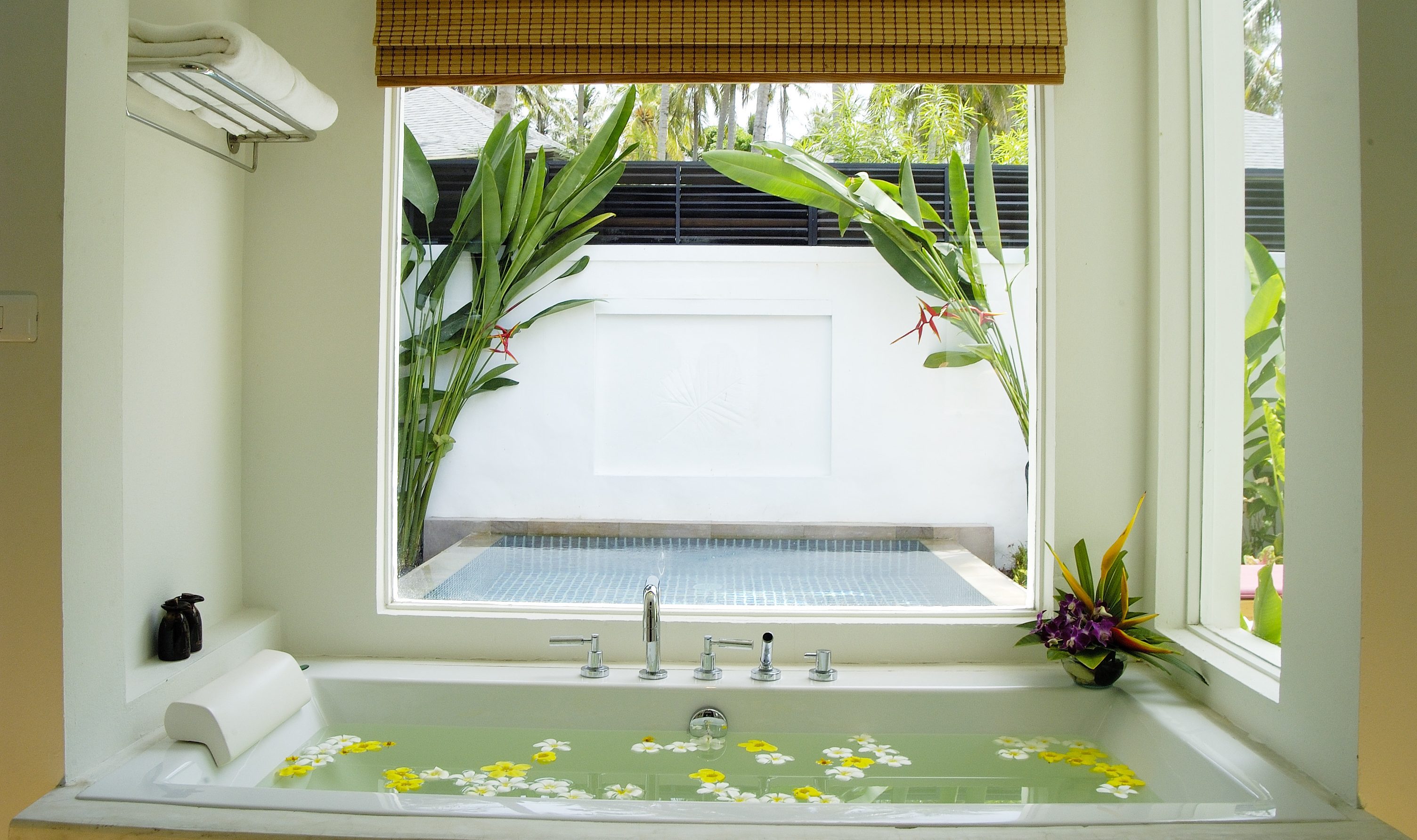 Grand Deluxe Poolvilla badkamer in The Racha op Koh Racha in Thailand