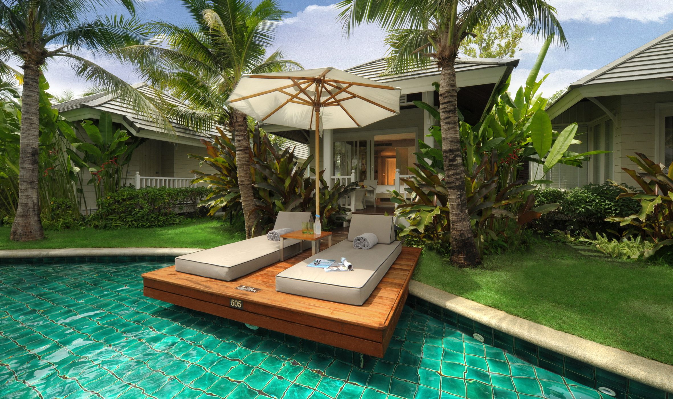 Pool Village kamer terras in het Rest Detail Hotel in Hua Hin in Thailand
