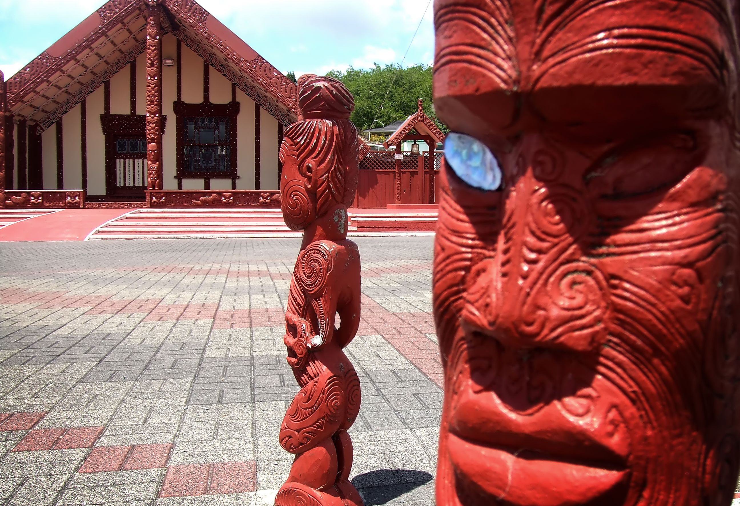 Нова идол. Искусство Маори новая Зеландия. Боги Маори Тангароа. Идолы Маори. Новозеландские скульптуры.