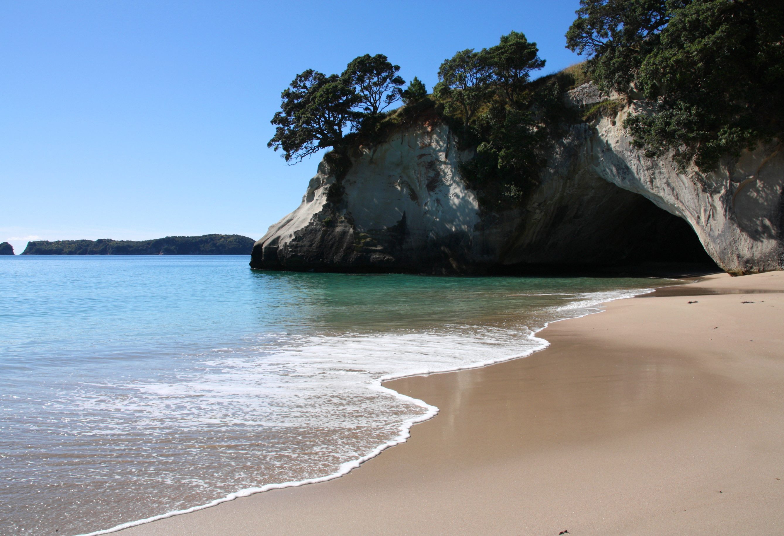 Cathdral Cove op Hahei Beach in de Coromandel in Nieuw-Zeeland