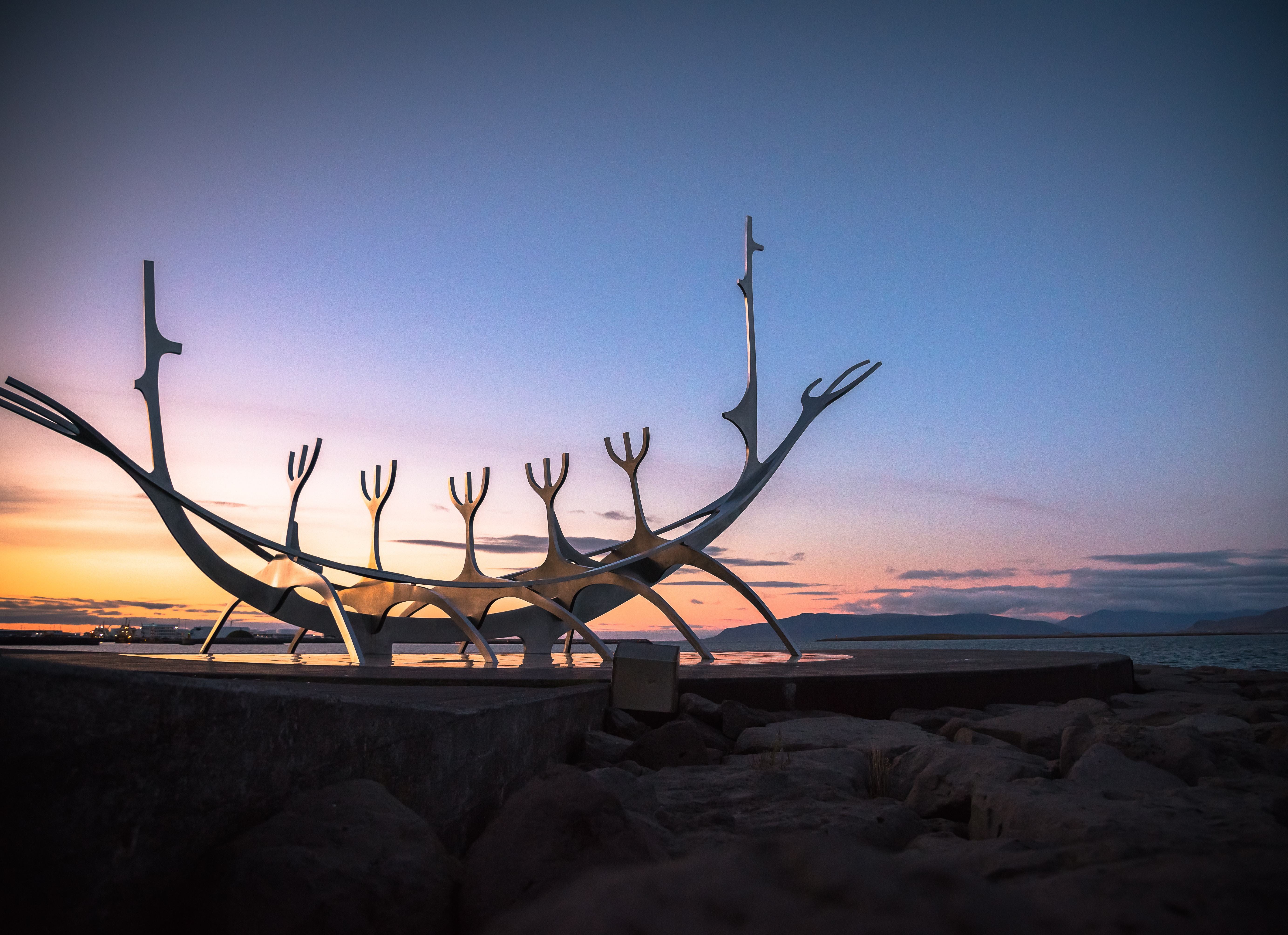 Boot beeld in haven Reykjavik in IJsland