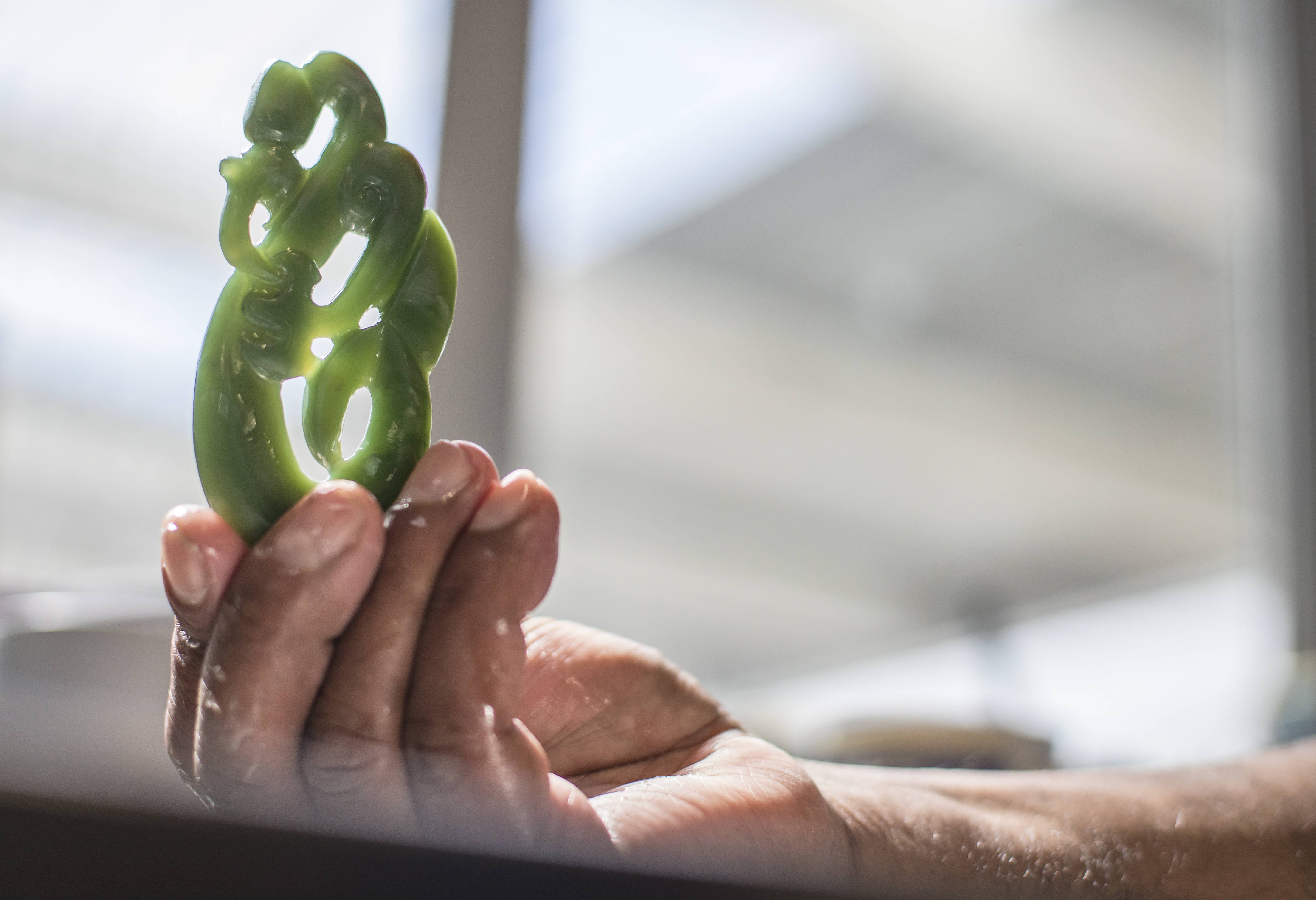 Pounamu of green stone in Hokitika in NIeuw-Zeeland