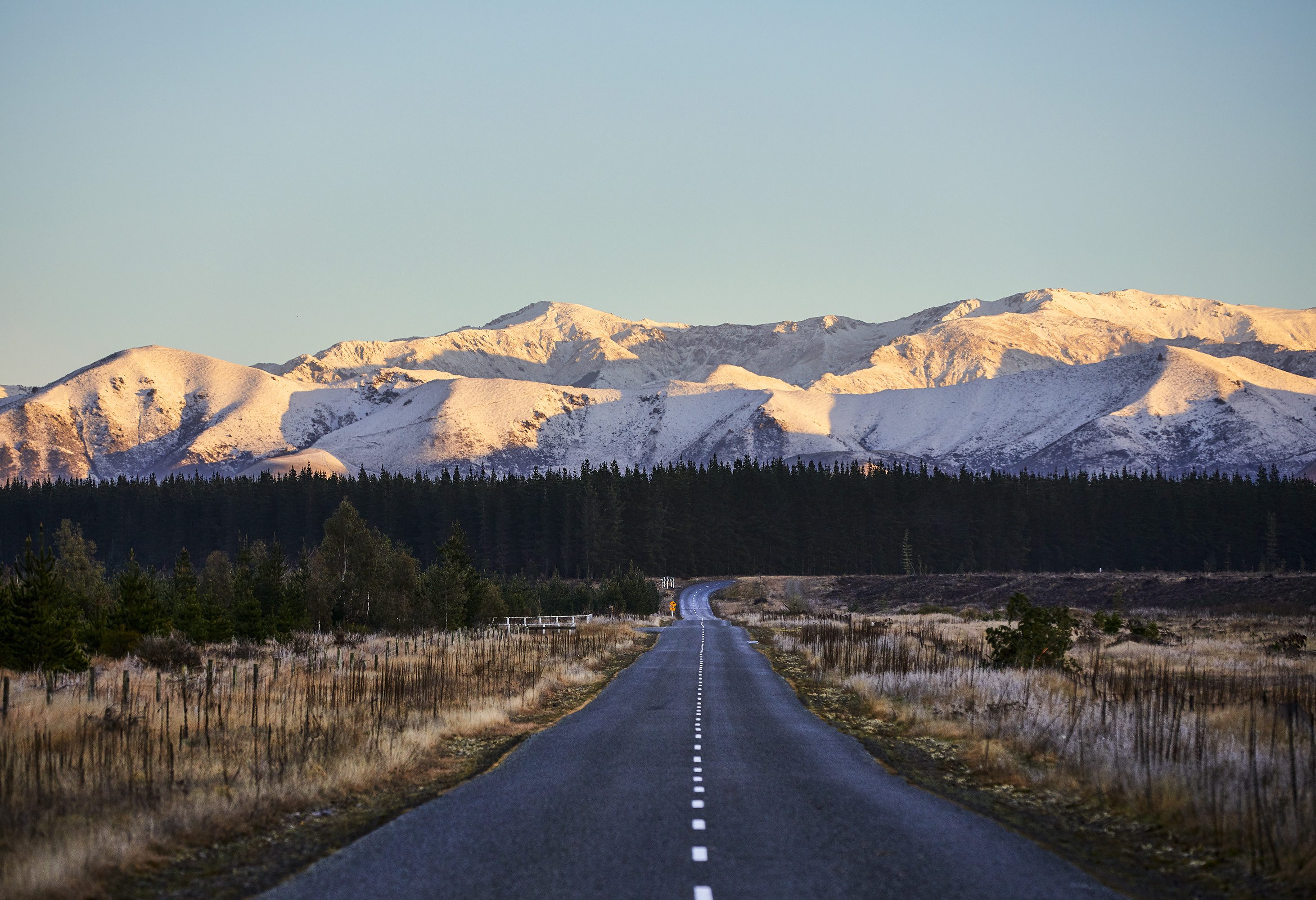 Rijden door de Canterbury vlakte in Nieuw-Zeeland
