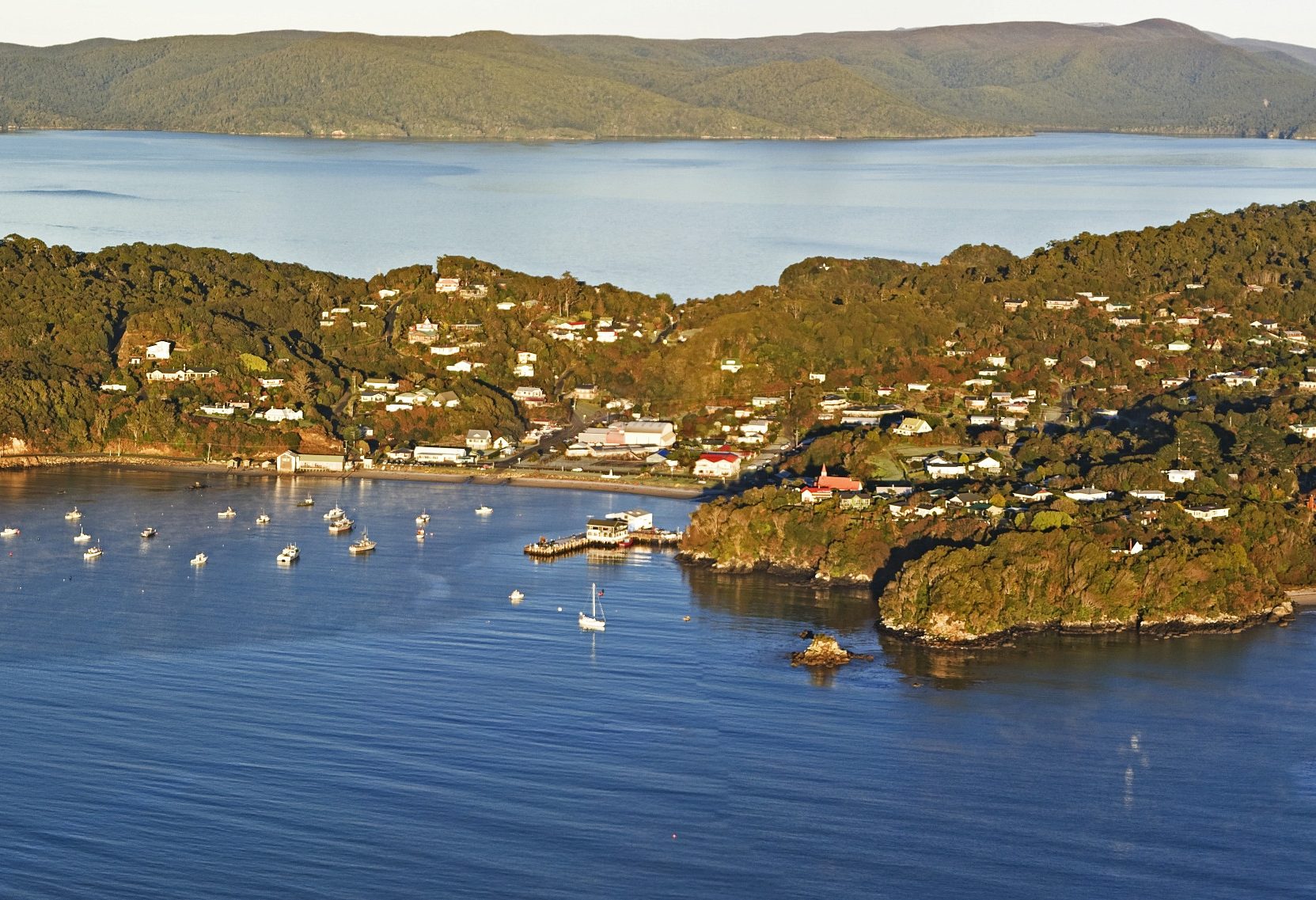 Het plaatsje Oban op Stewart Island in Nieuw-Zeeland