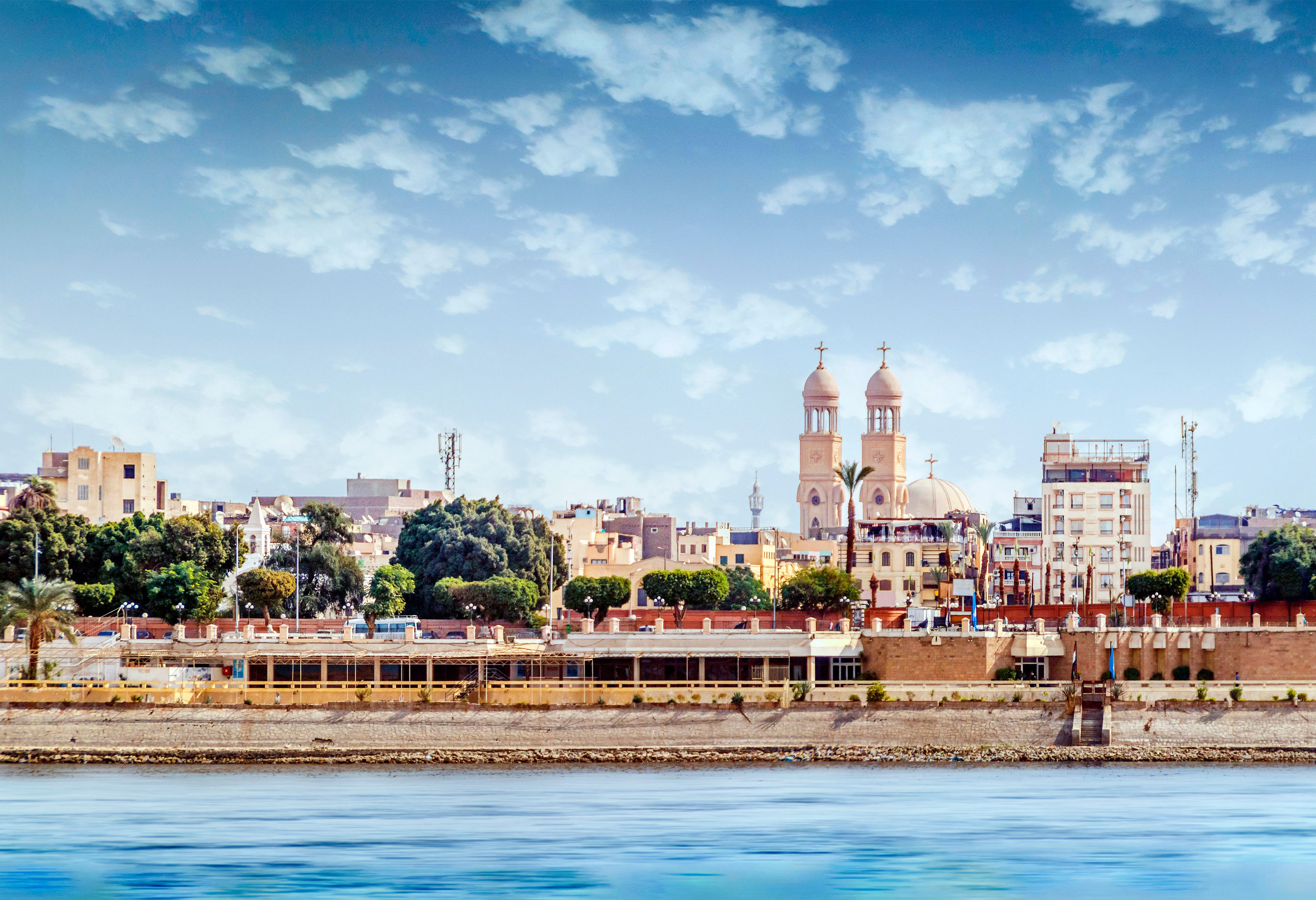 egypte-aswan-panorama-van-de-stad-aan-de-nijl