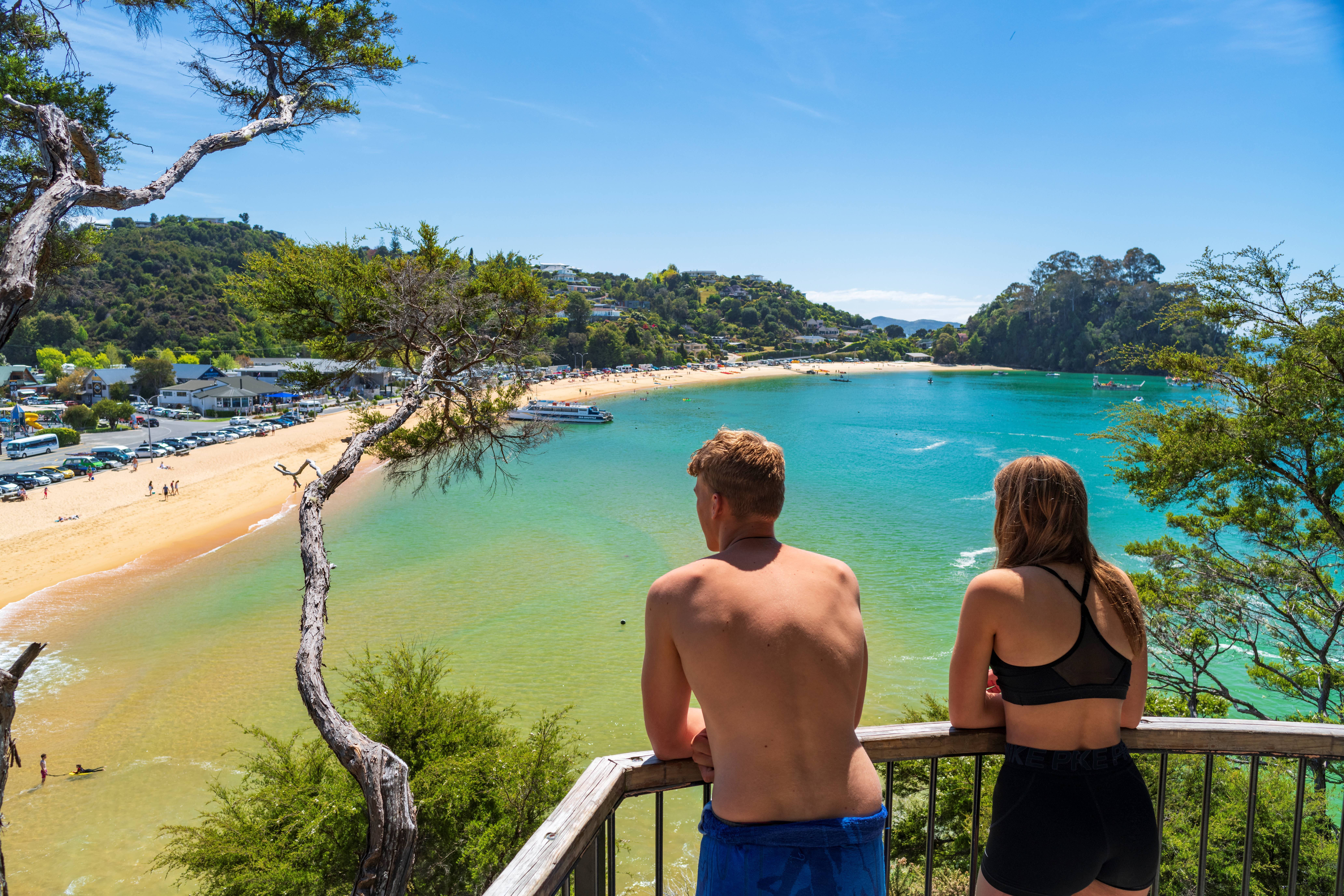 Het plaatsje Nelson in de buurt van Abel Tasman National Park, Nieuw-Zeeland
