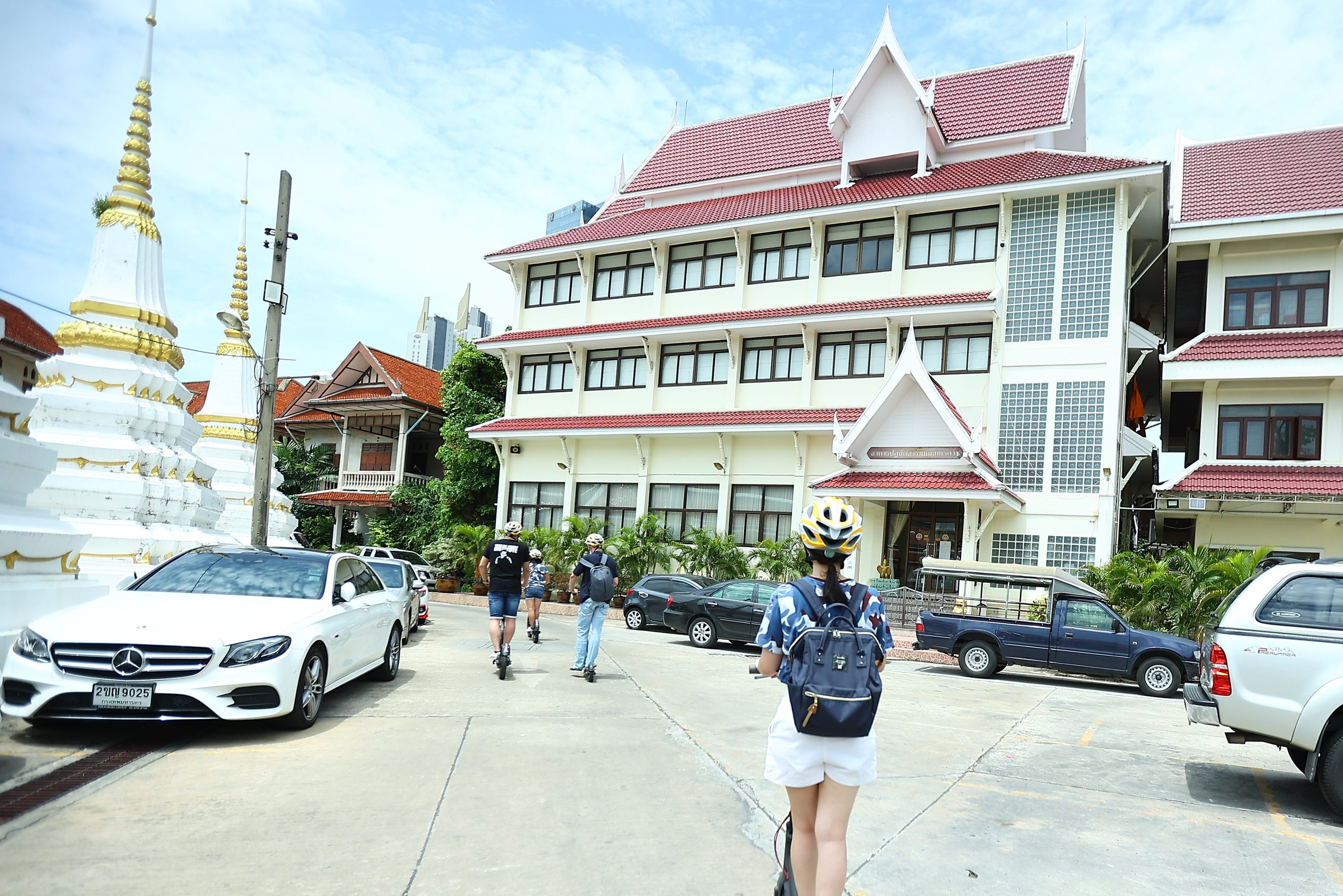 Met de e-step Bangkok verkennen in kleine groepjes in Thailand