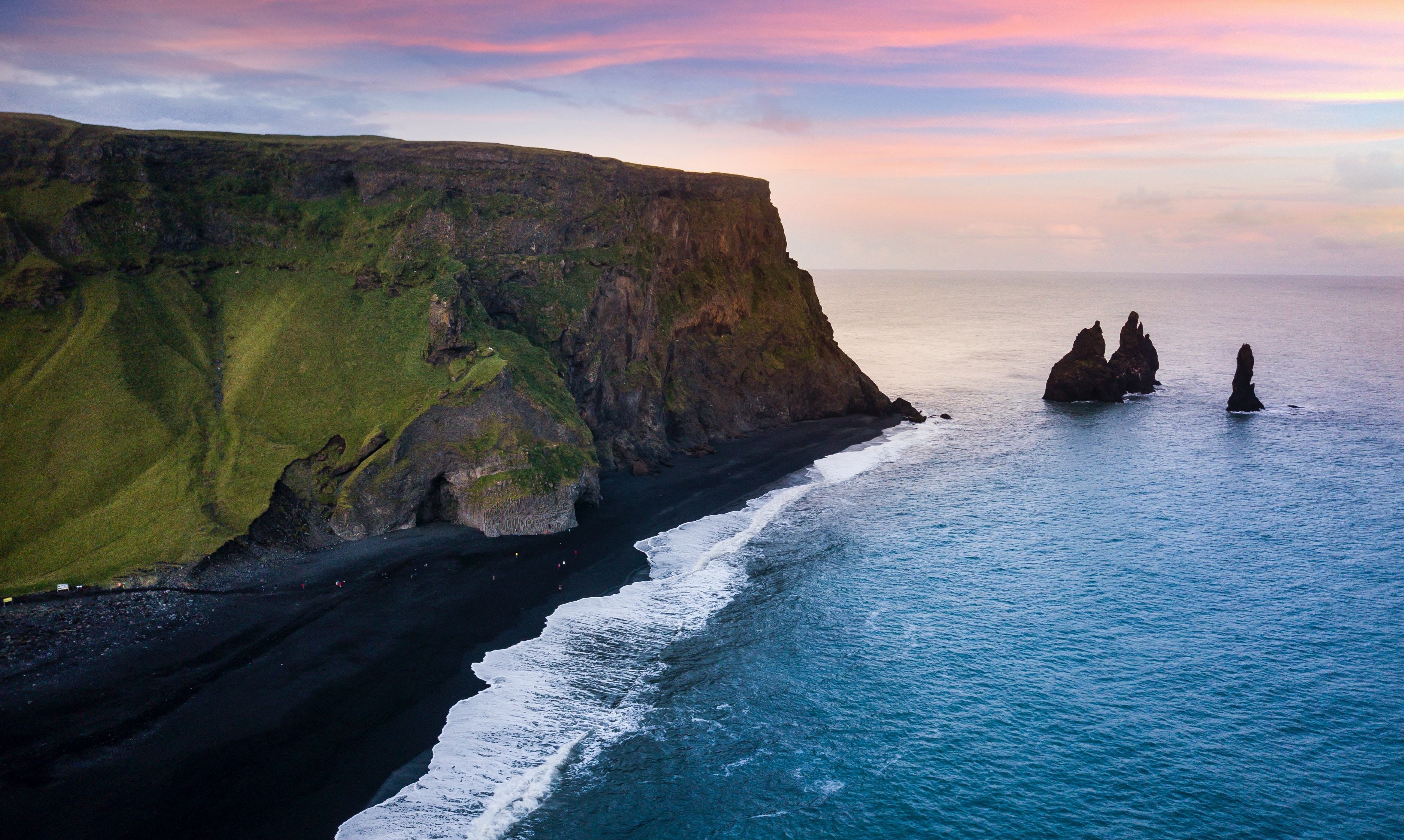 Zwarte stranden Reynisfjara in Vik