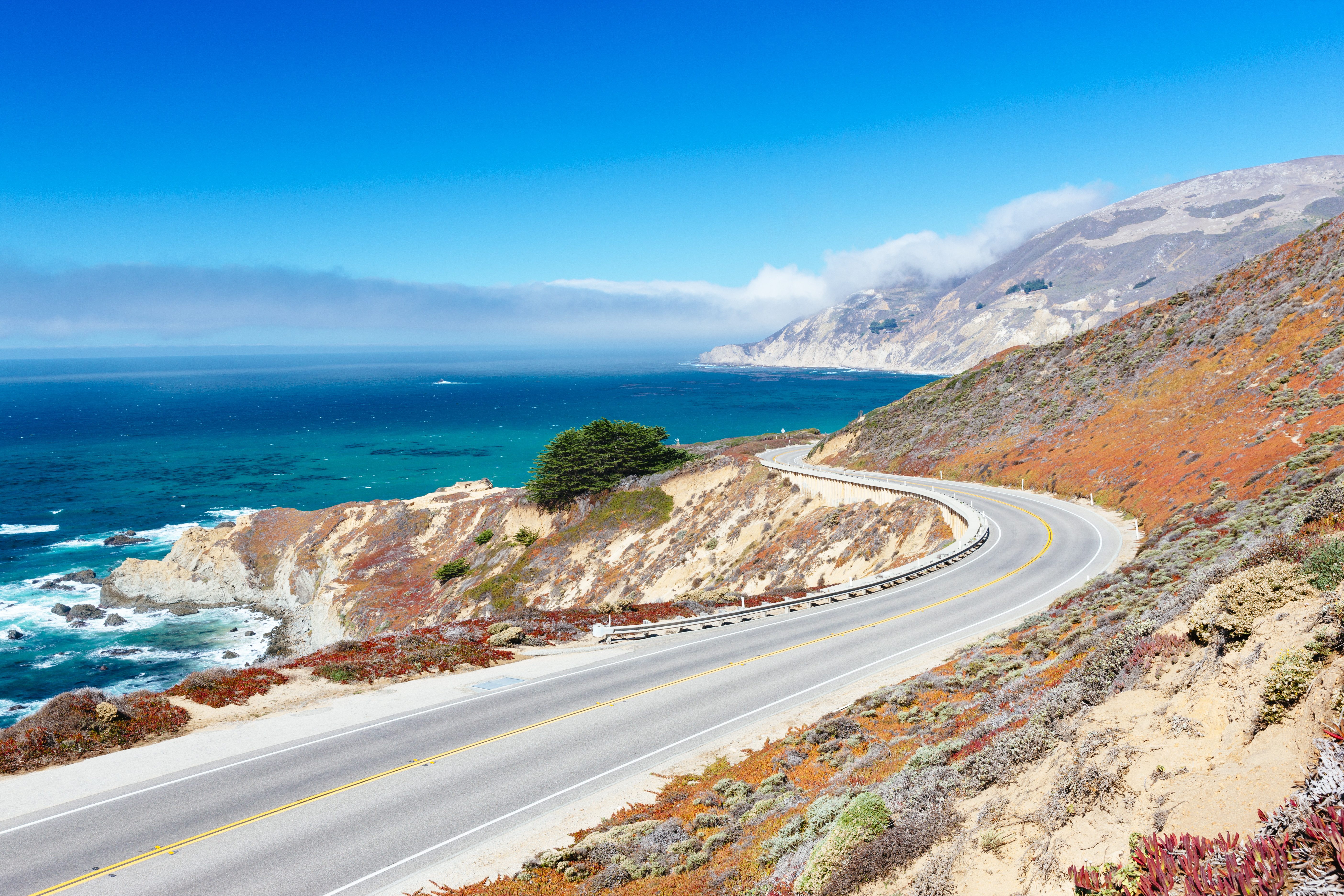 Вдоль побережья тянется. California Coast дорога. Биксур Калифорния. Калифорния Highway 1. Калифорния Сакраменто пляж.