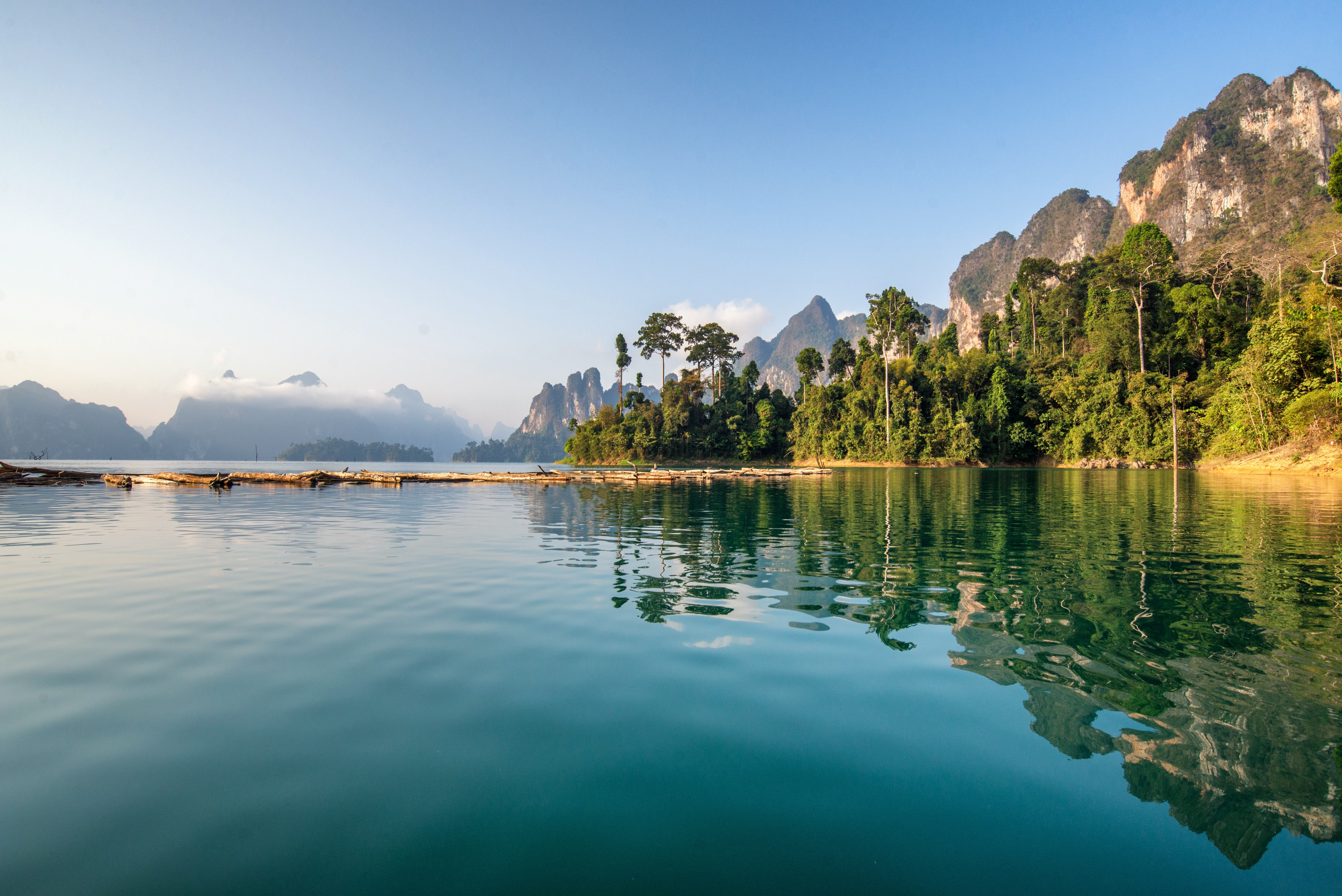 Het meer van Khao Sok, Thailand