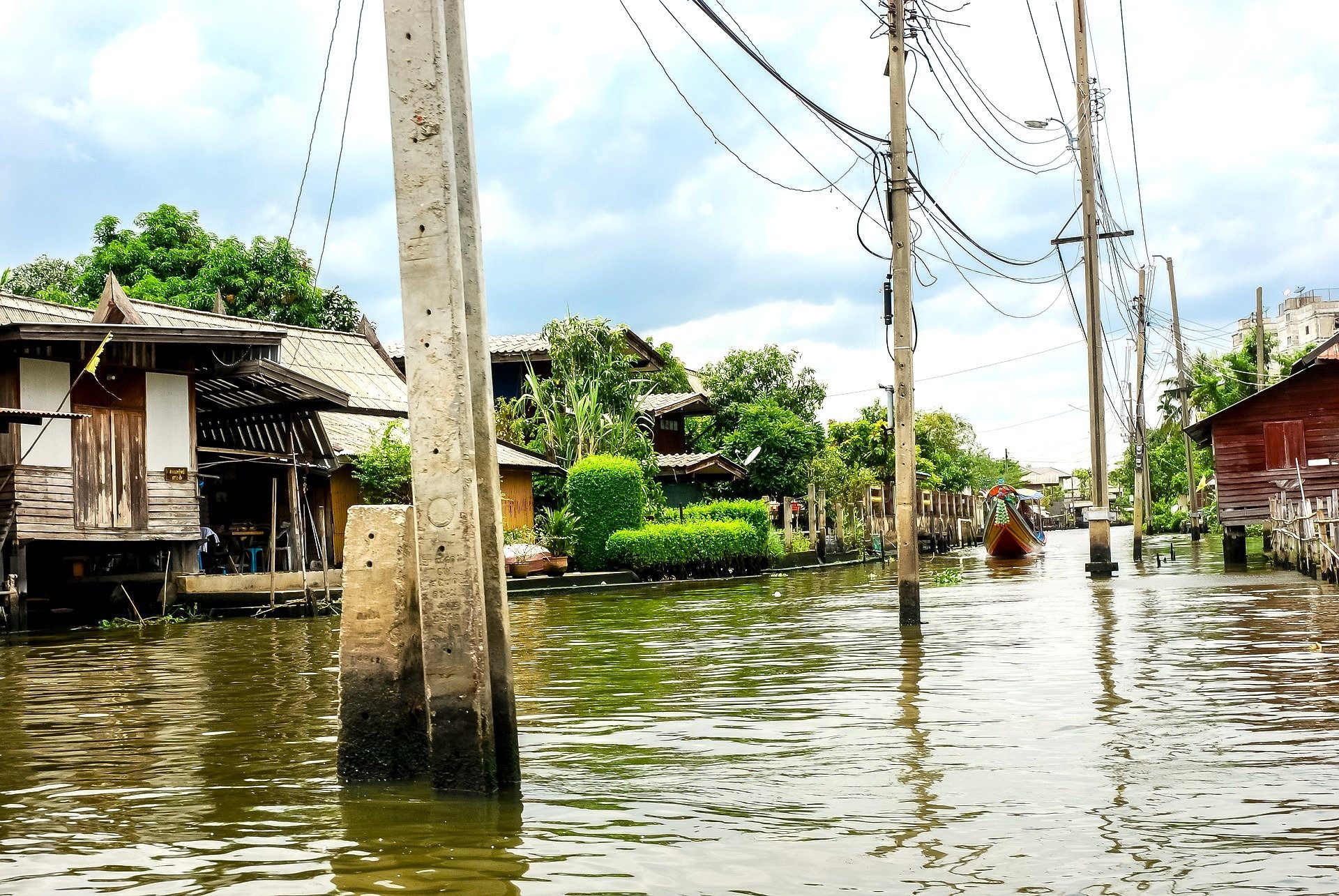 Varen over de klongs van Bangkok, Thailand