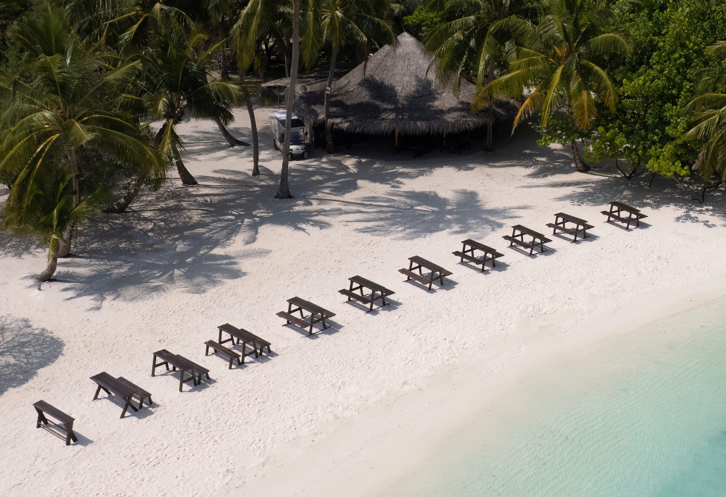 Adaaran Select Hudhuranfushi resort malediven strand