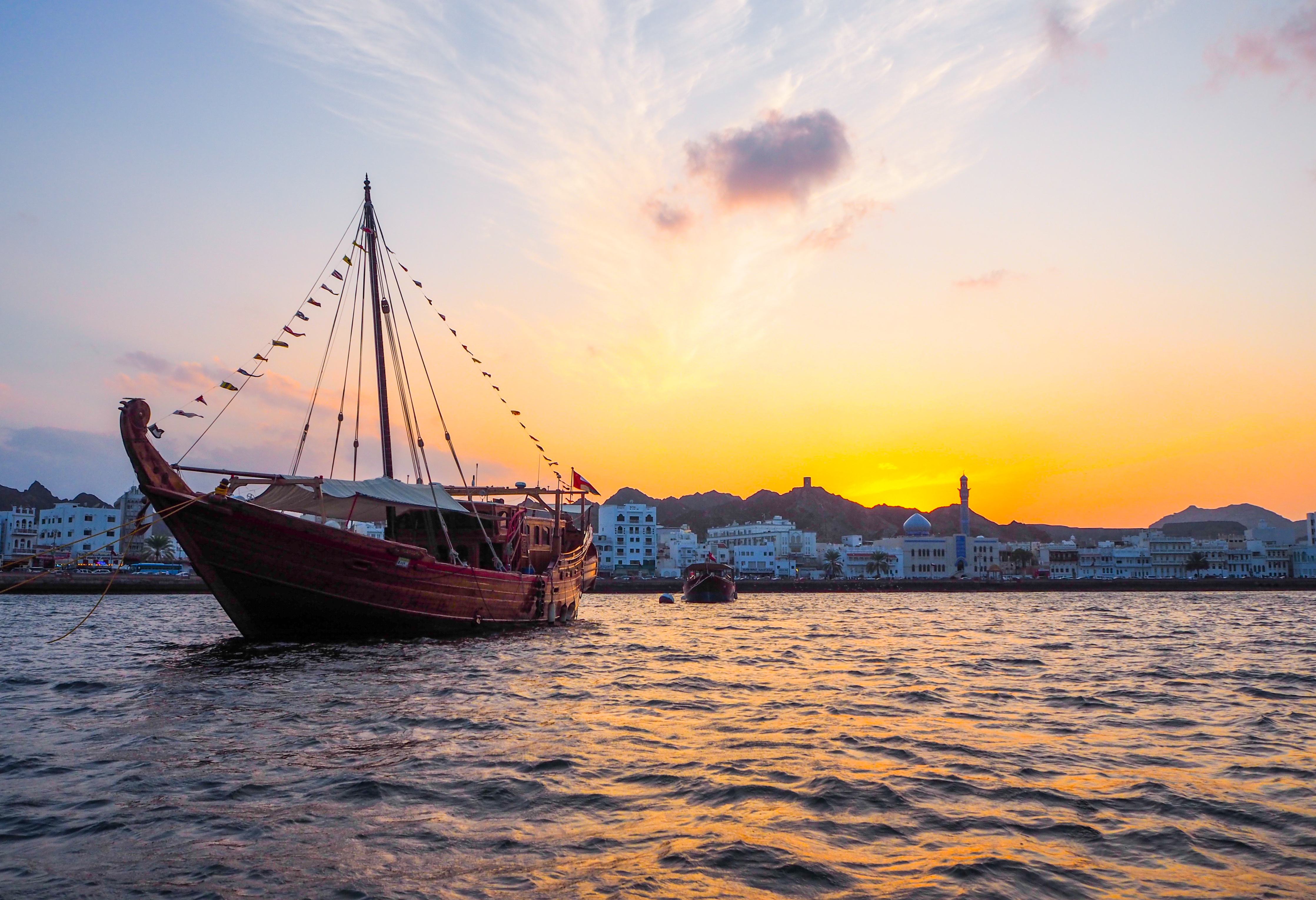 Muscat Corniche bij zonsondergang