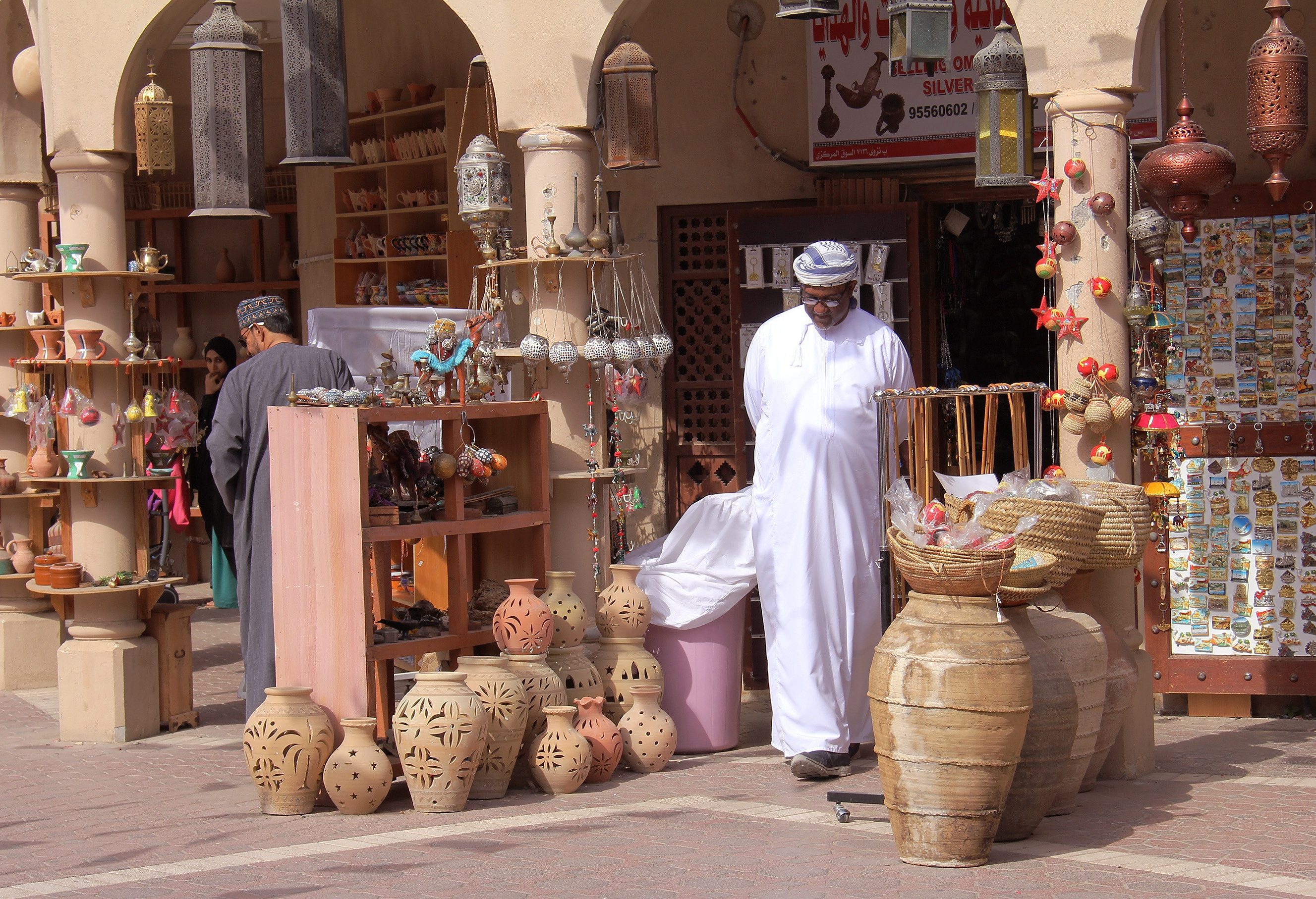 Marktkraam in de lokale souk in Oman