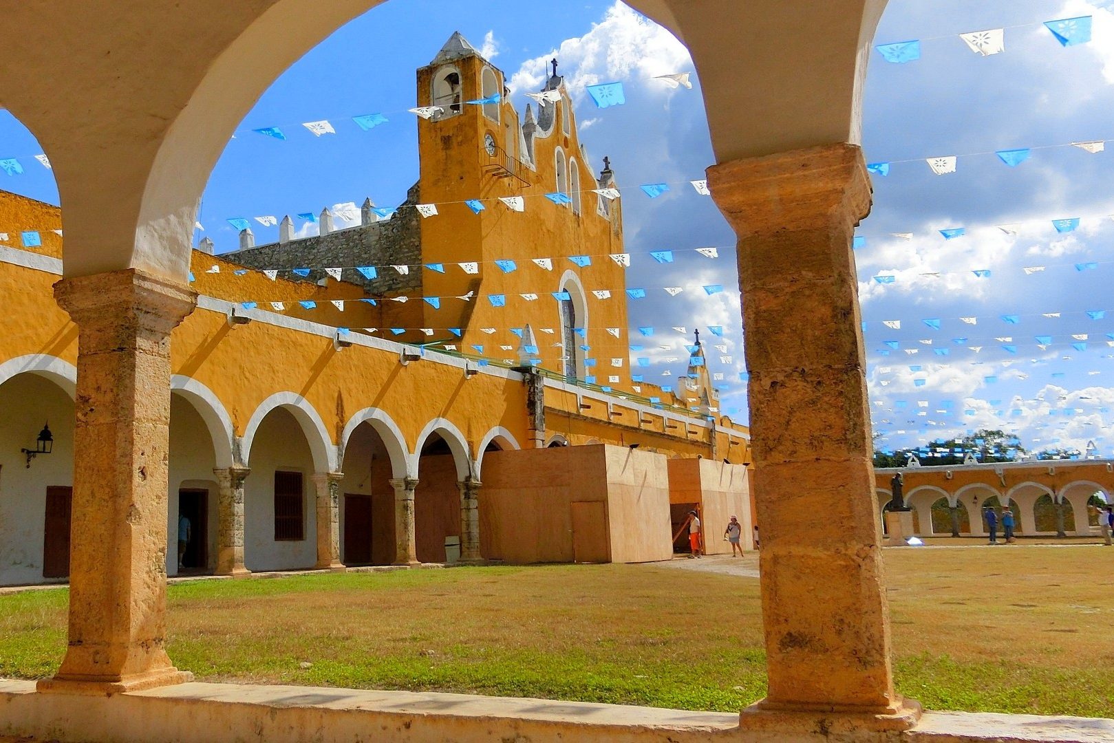 Gele gebouwen van Izamal in Yucatan