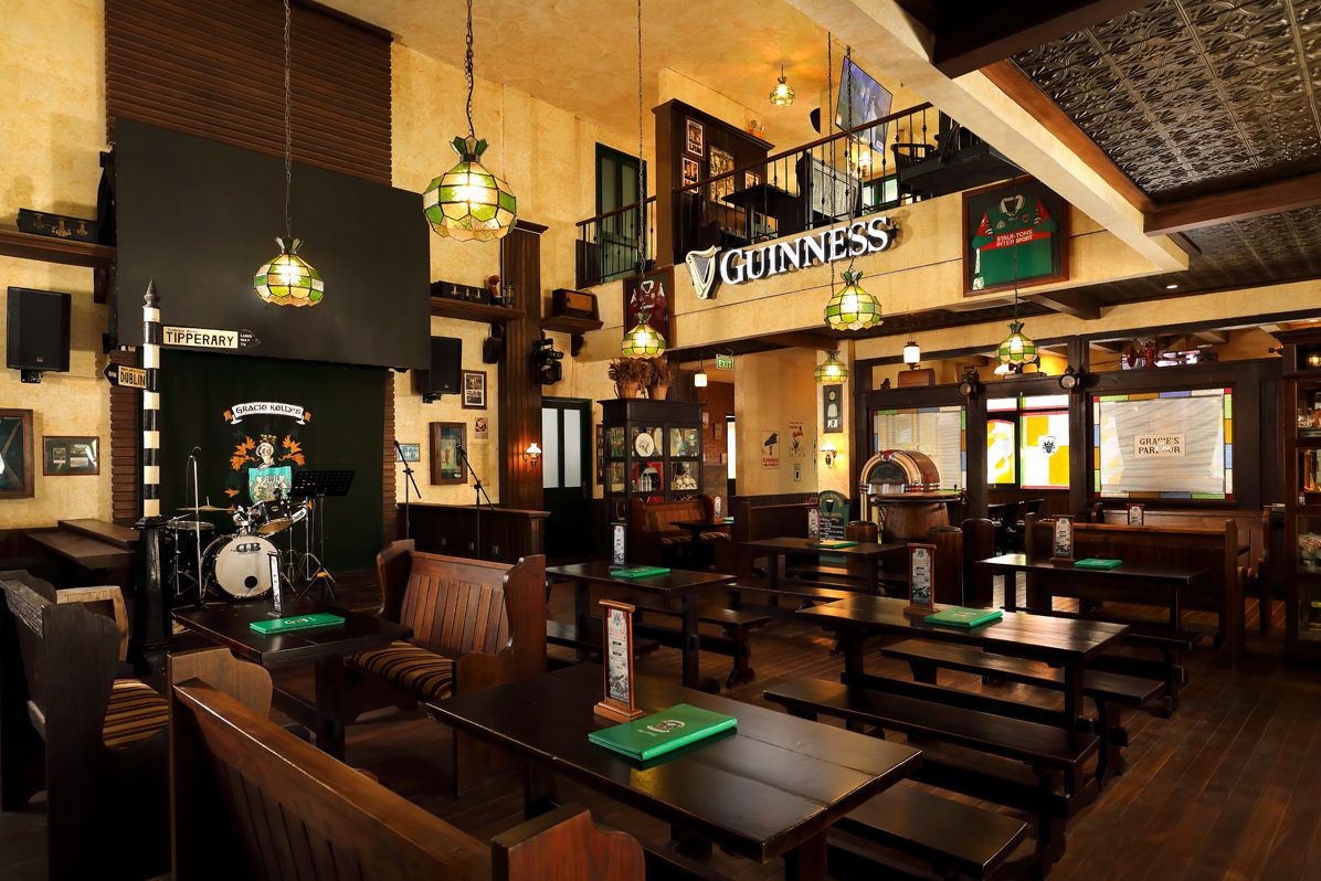 Gracie Kelly's Irish Bar in het Bali Dynasty in Kuta Tuban op Bali