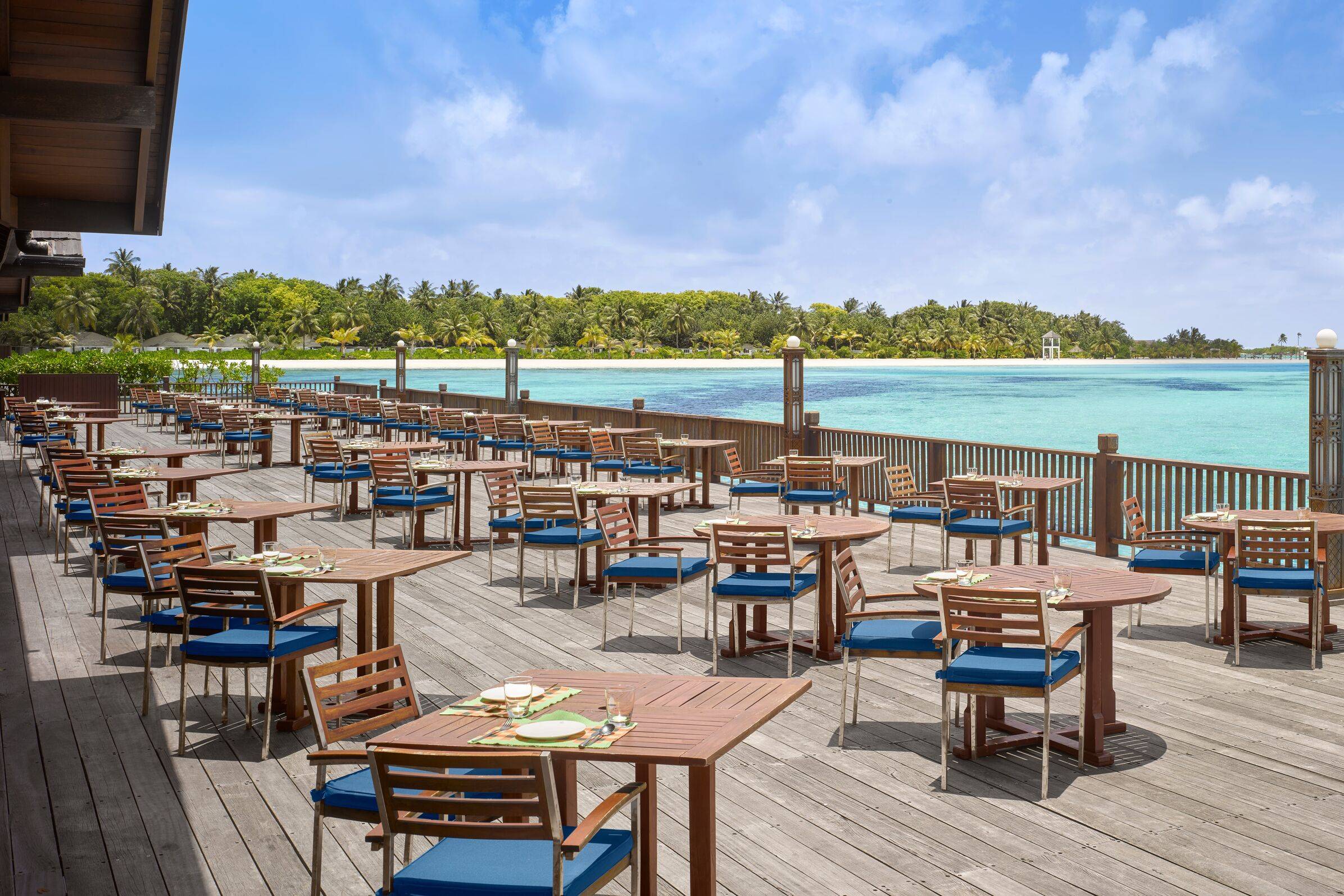 Malediven Villa Nautica Paradise Island restaurant