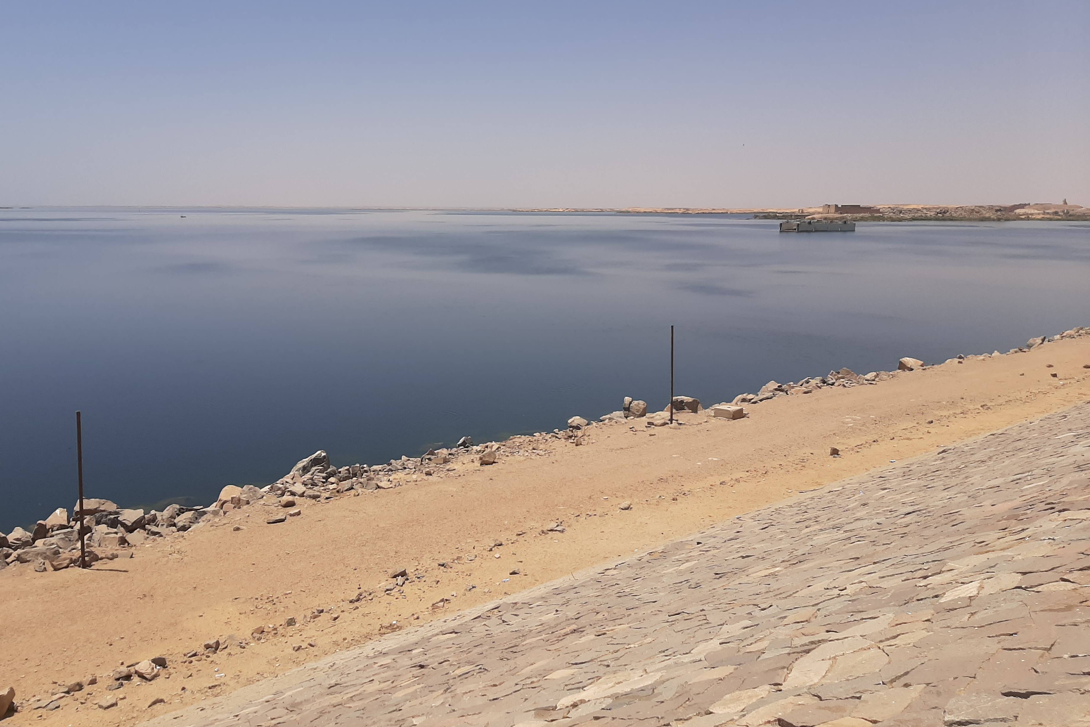 Egypt aswan nassermeer excursie dam