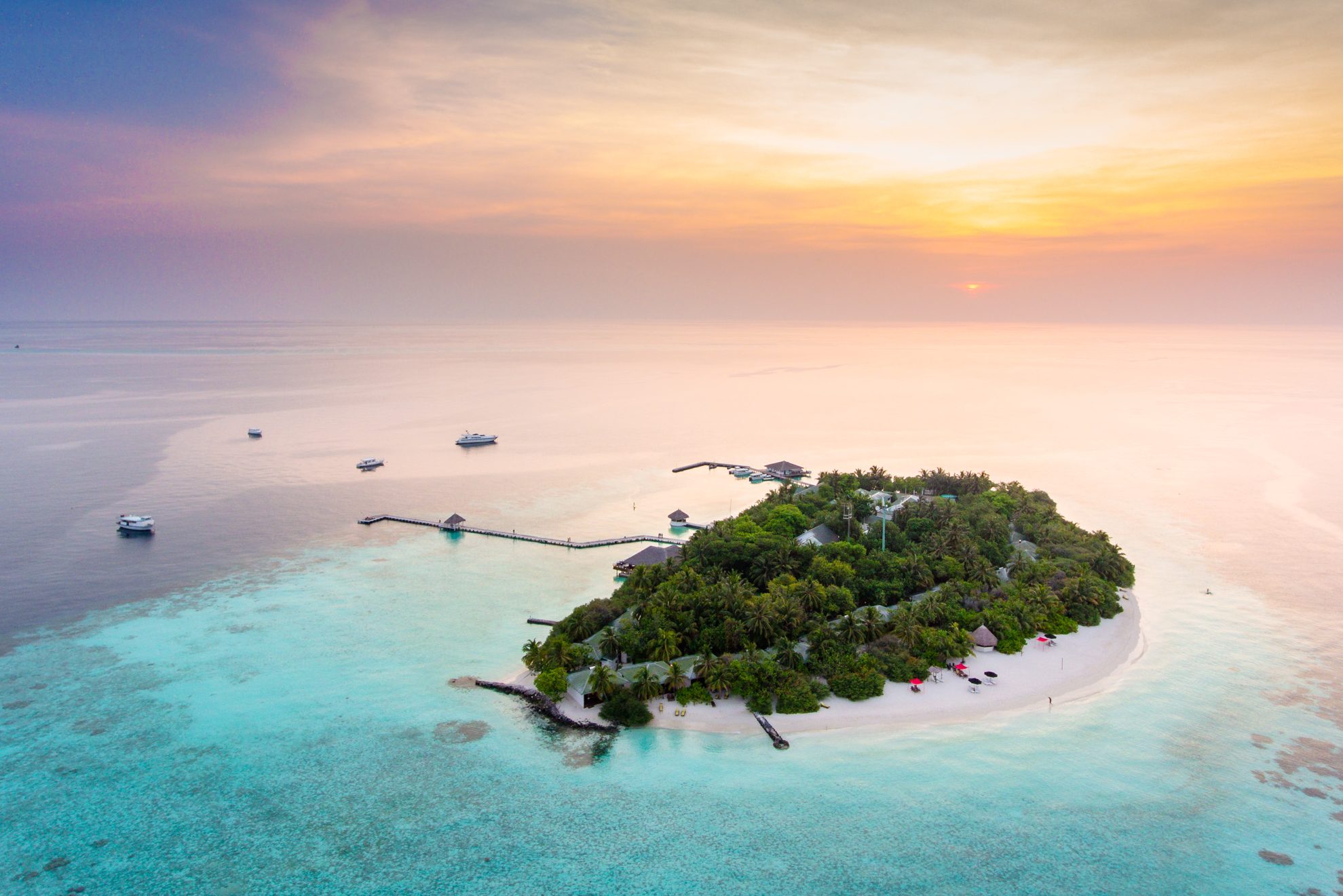 malediven eriyadu eiland zonsondergang