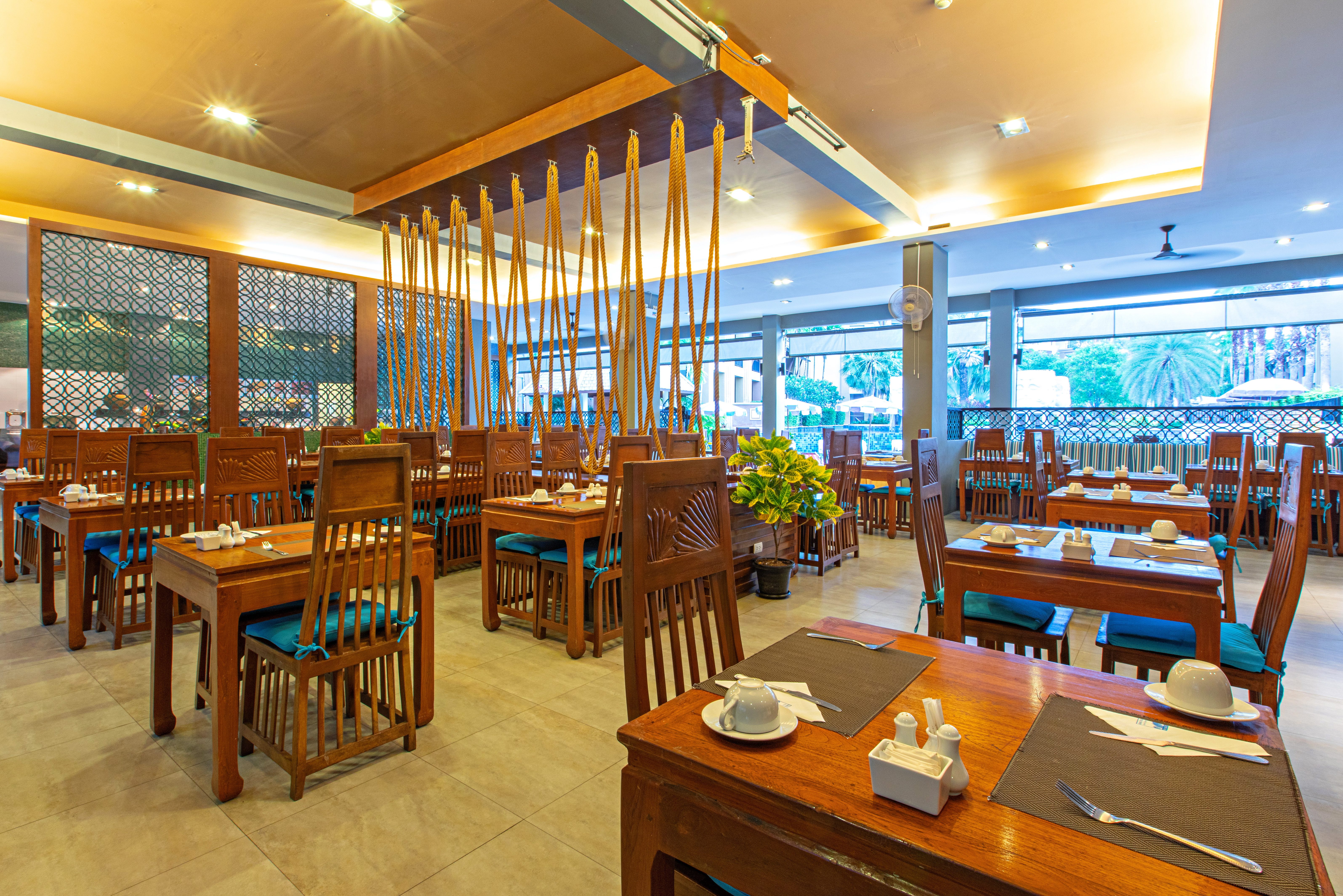 Thailand Phuket Rawai Palm Beach Resort restaurant