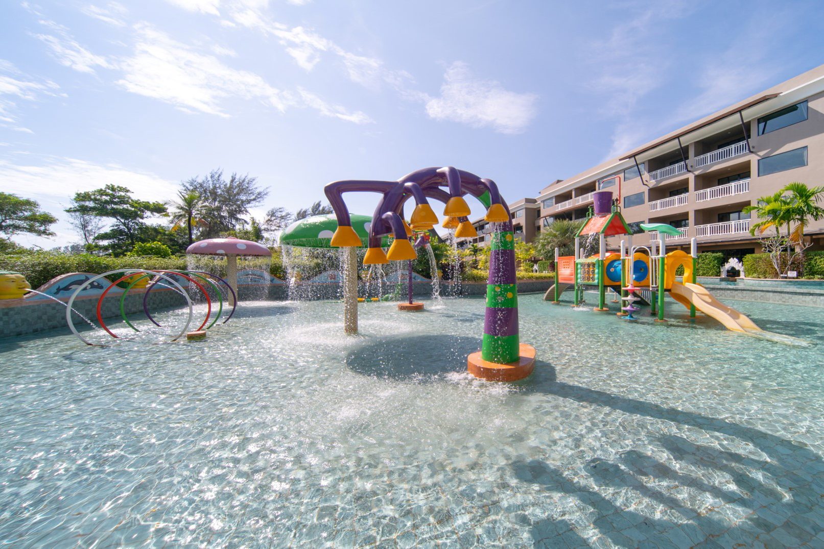 Thailand Phuket Mai Khao Maikhao Palm Beach Resort kinder zwembad