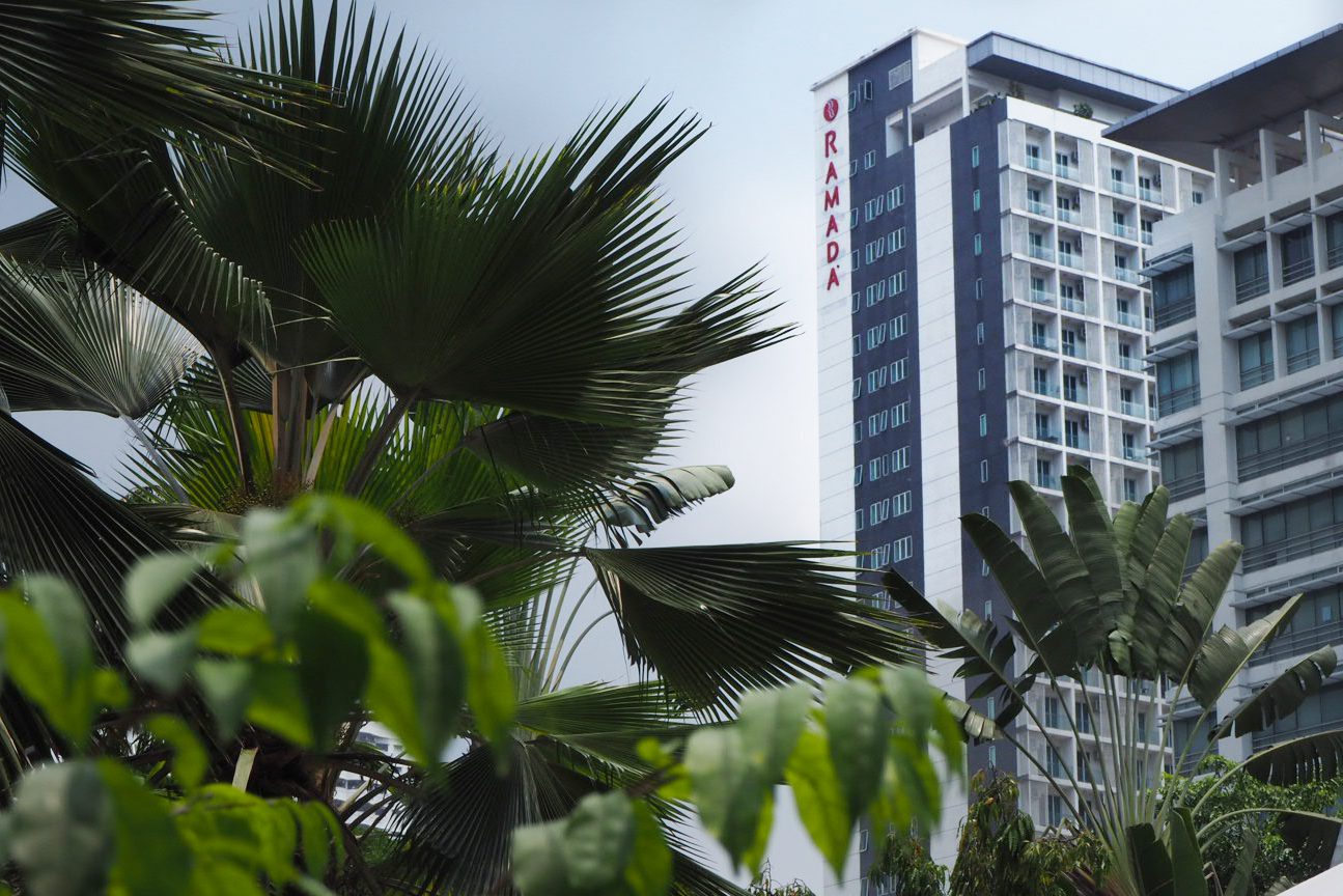 Maleisië-Kuala-Lumpur-Ramada-KLCC-Hotel-buitenkant