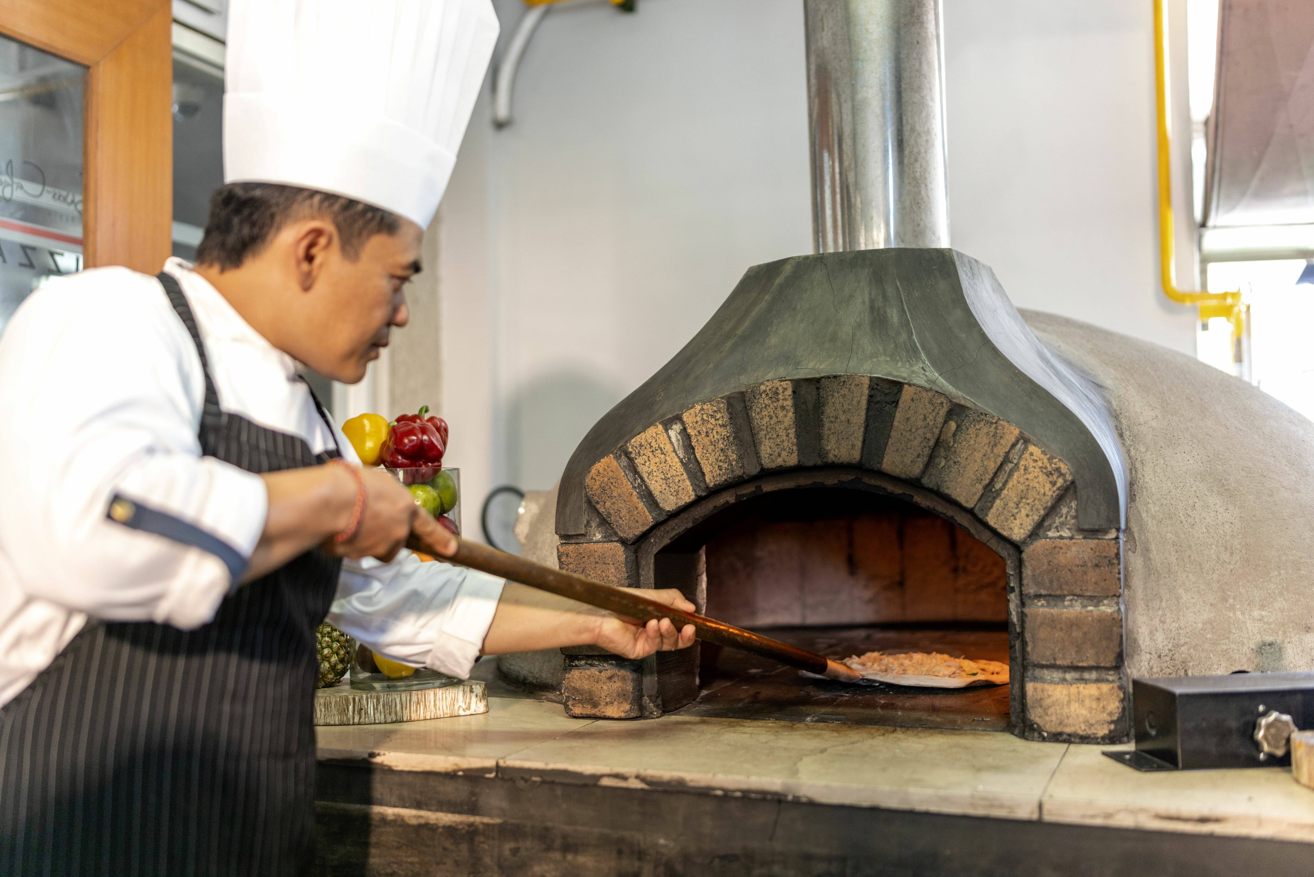 Pizza-oven in het Sanur Resort Watujimbar op Bali