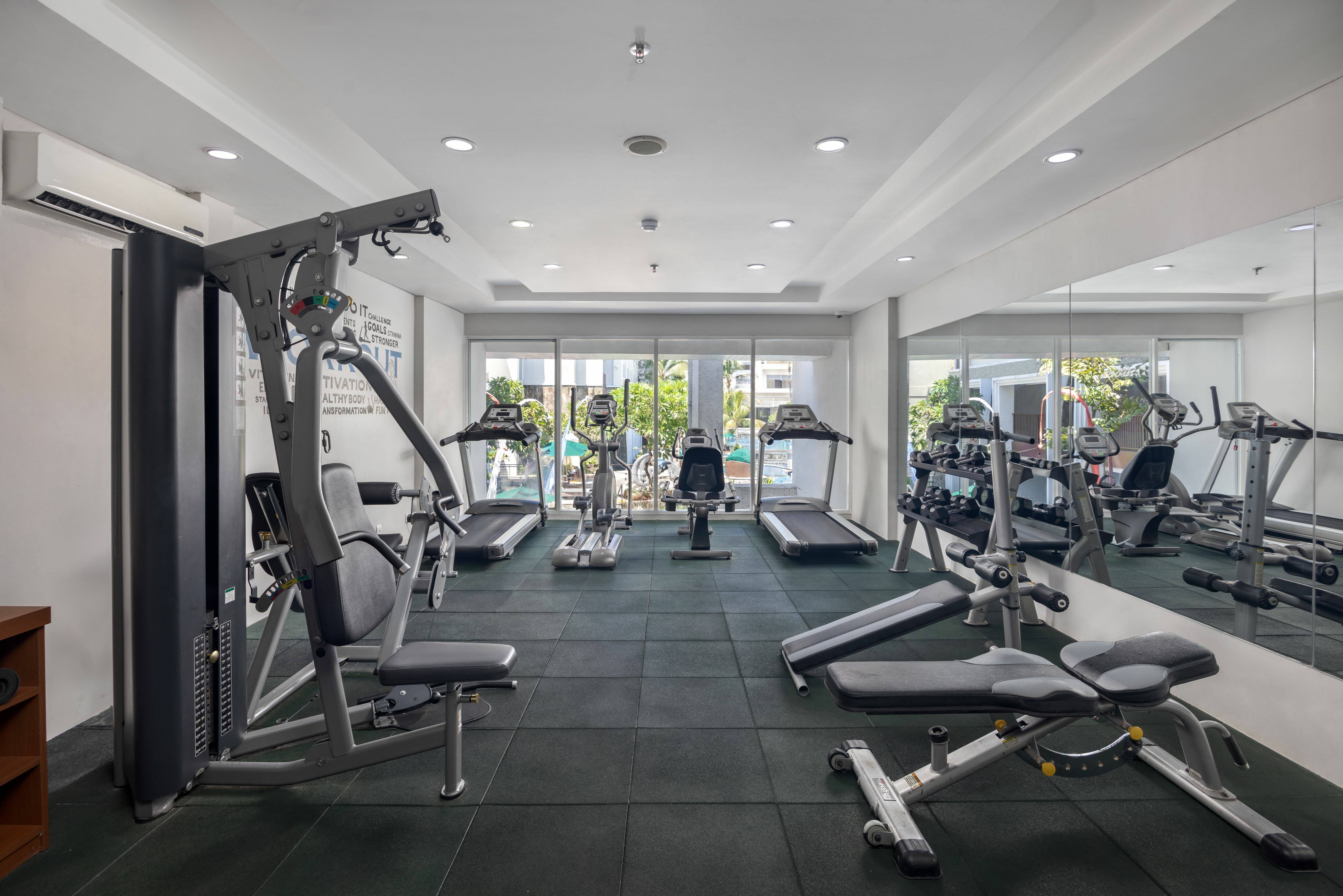 Fitnessruimte in het Sanur Resort Watujimbar op Bali