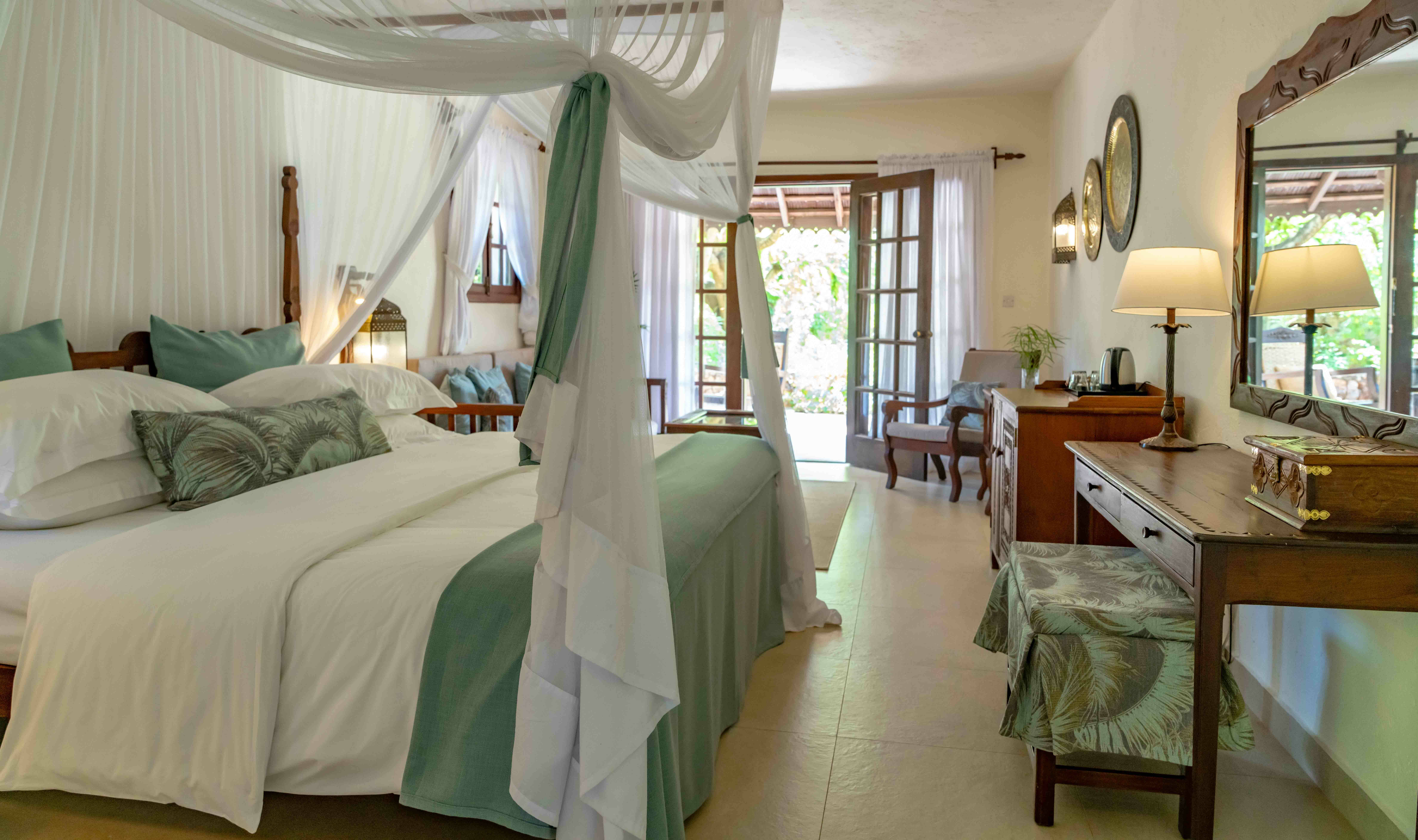Zanzibar Bewjuu Beach Breezes Beach Club Deluxe Kamer