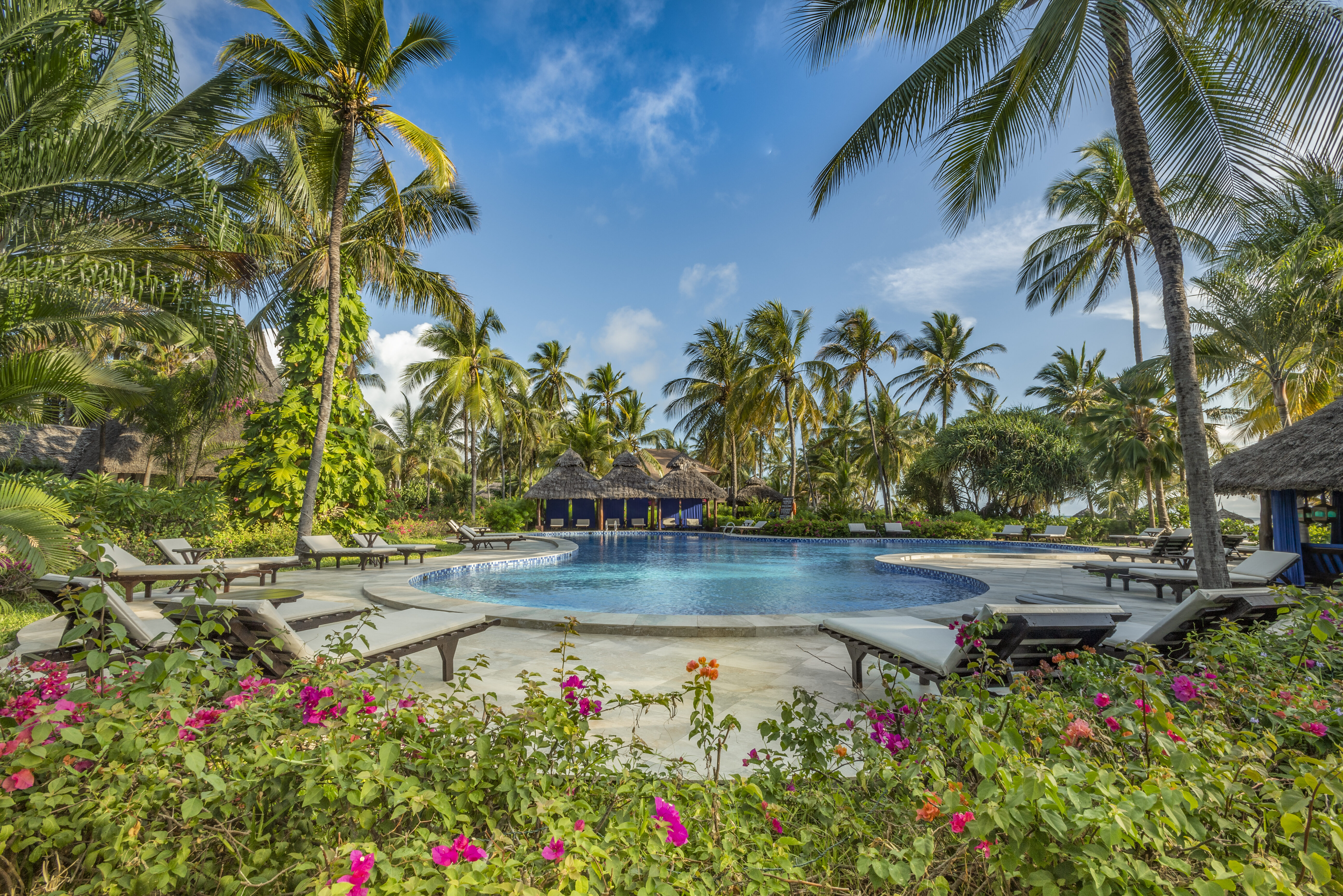 Zanzibar Bewjuu Beach Breezes Beach Club Zwembad