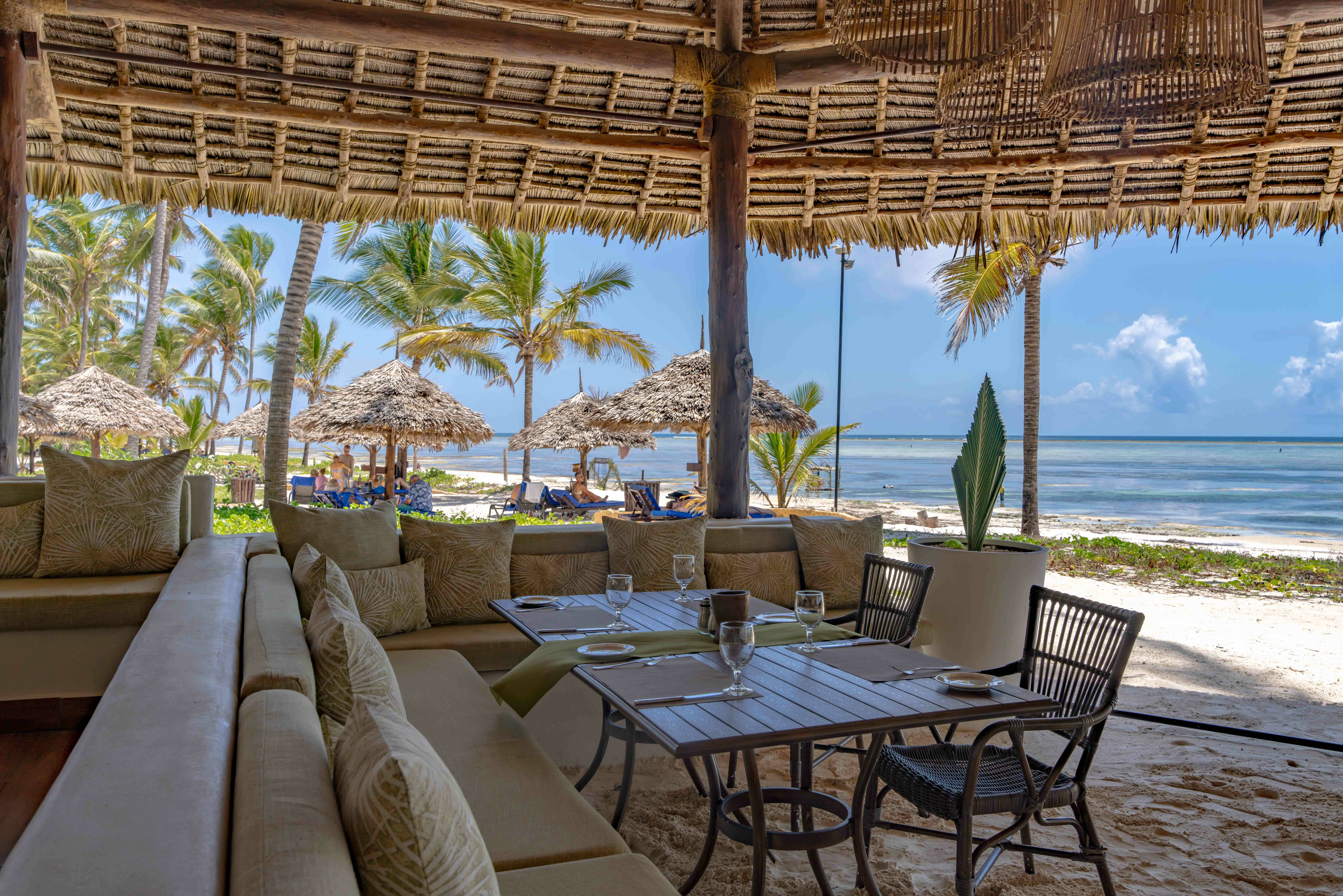 Zanzibar Bewjuu Beach Breezes Beach Club Restaurant