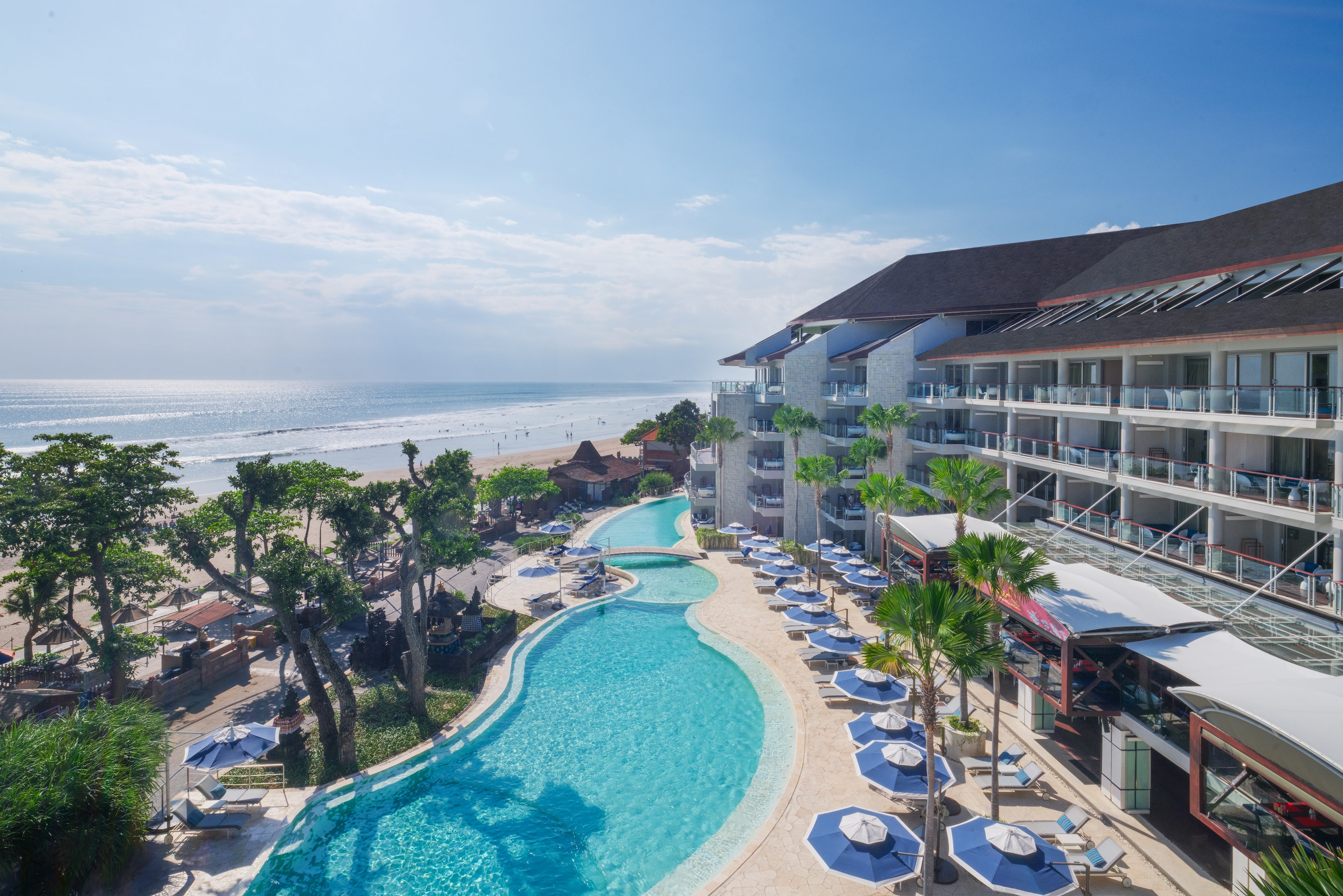 Buitenkant Double Six Luxury Hotel in Seminyak op Bali