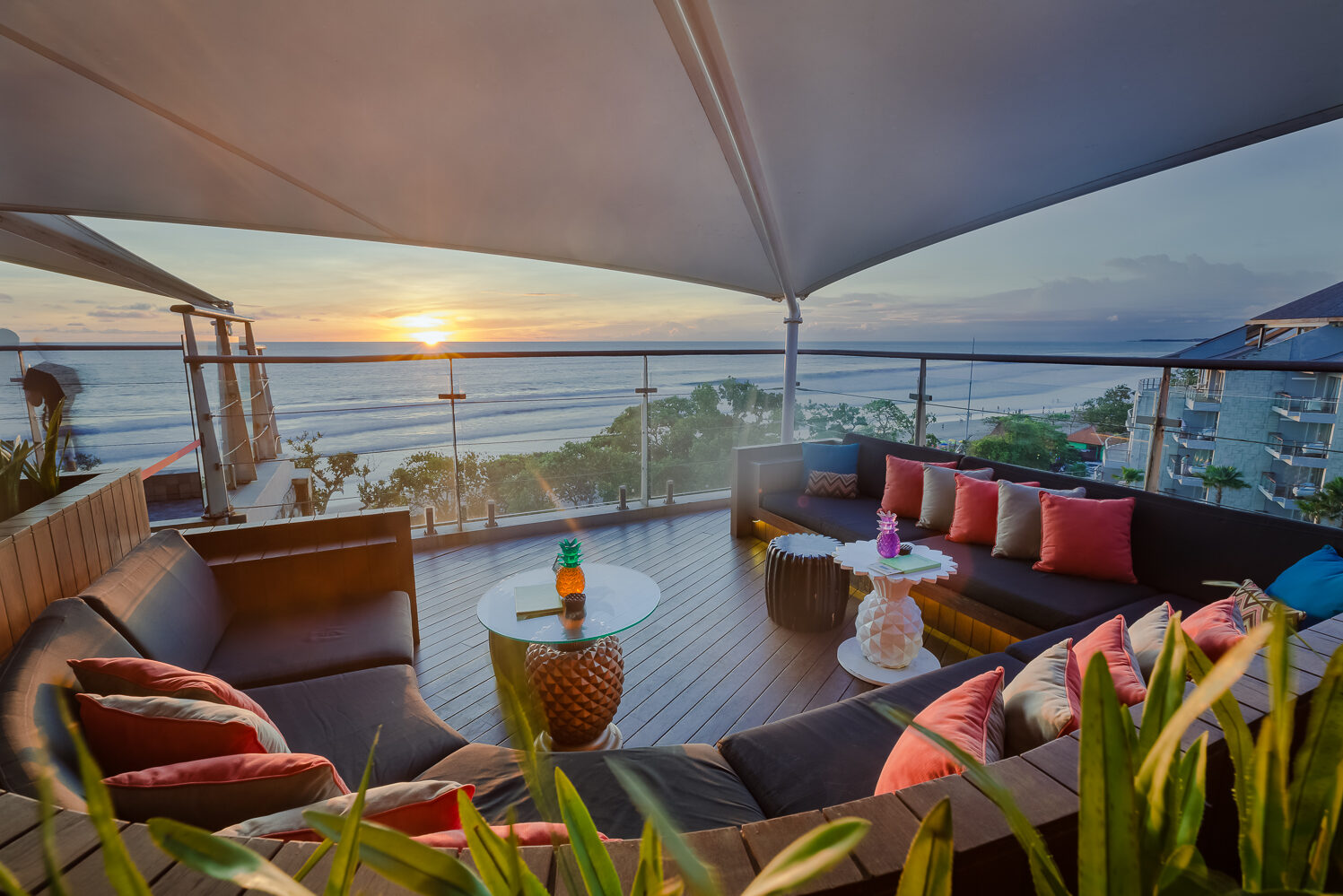 Rooftop Sunset Bar in het Double Six Luxury Hotel in Seminyak op Bali