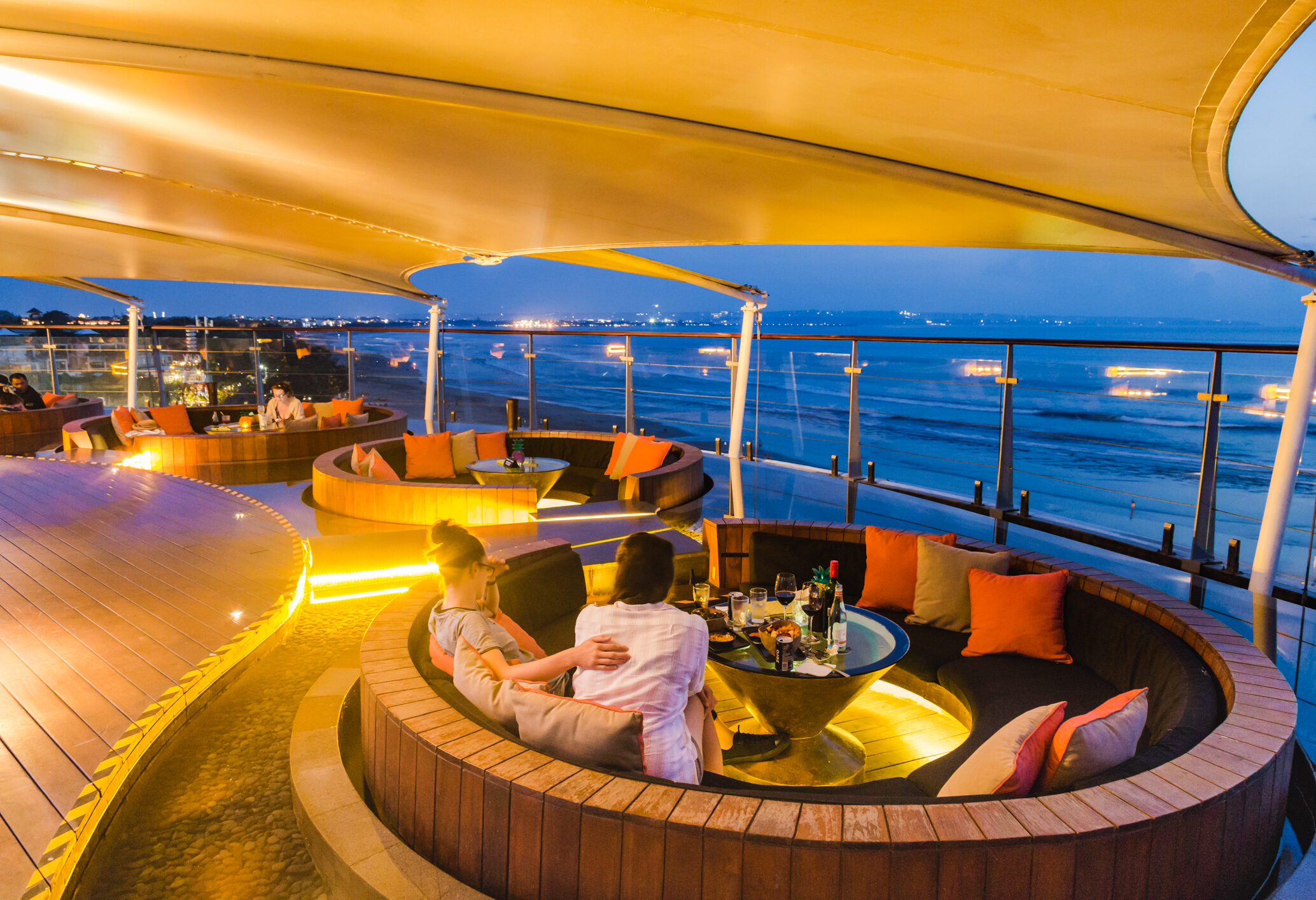 Rooftop Sunset Bar in het Double Six Luxury Hotel in Seminyak op Bali