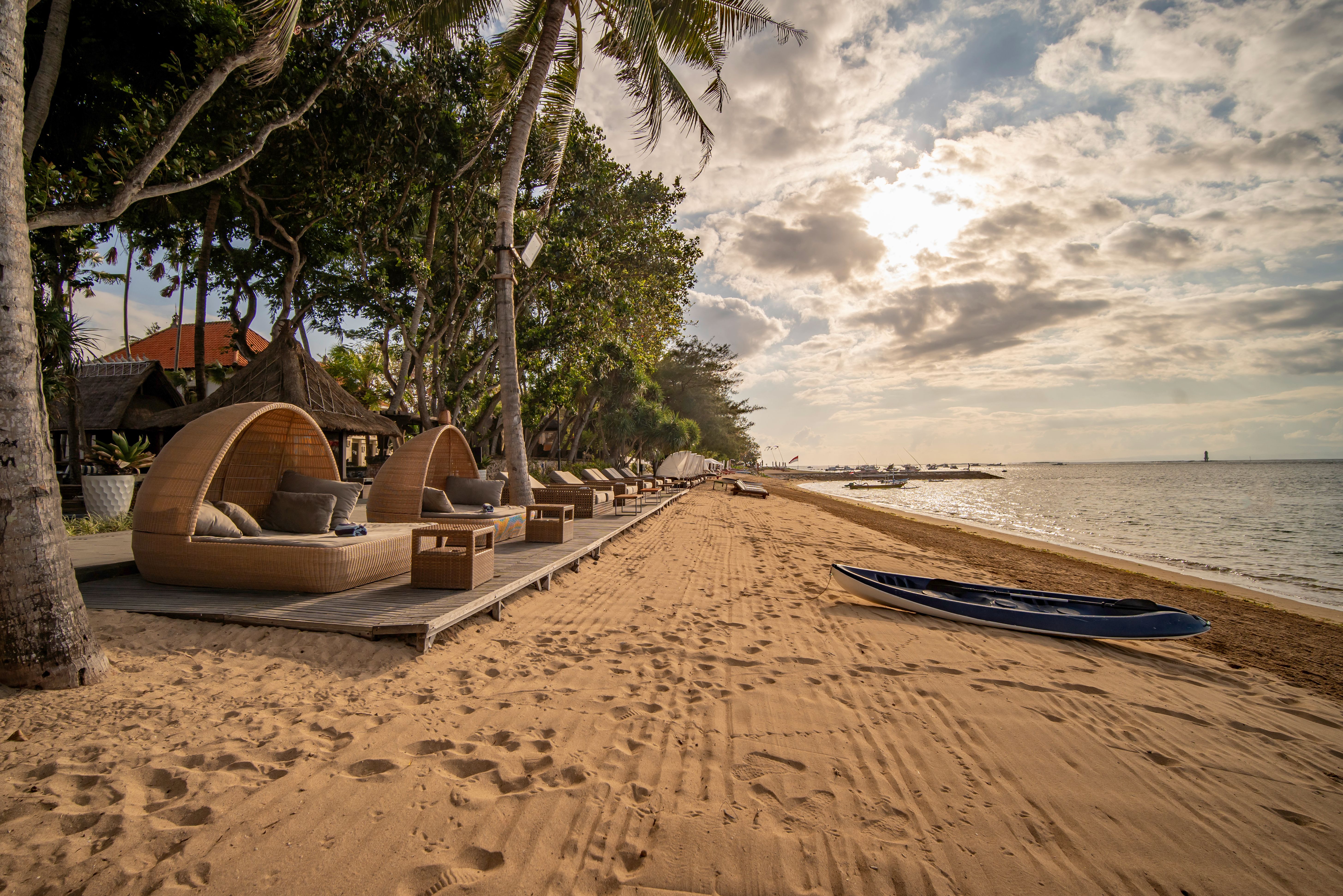 Strand bij het Puri Santrian in Sanur op Bali in Indonesie
