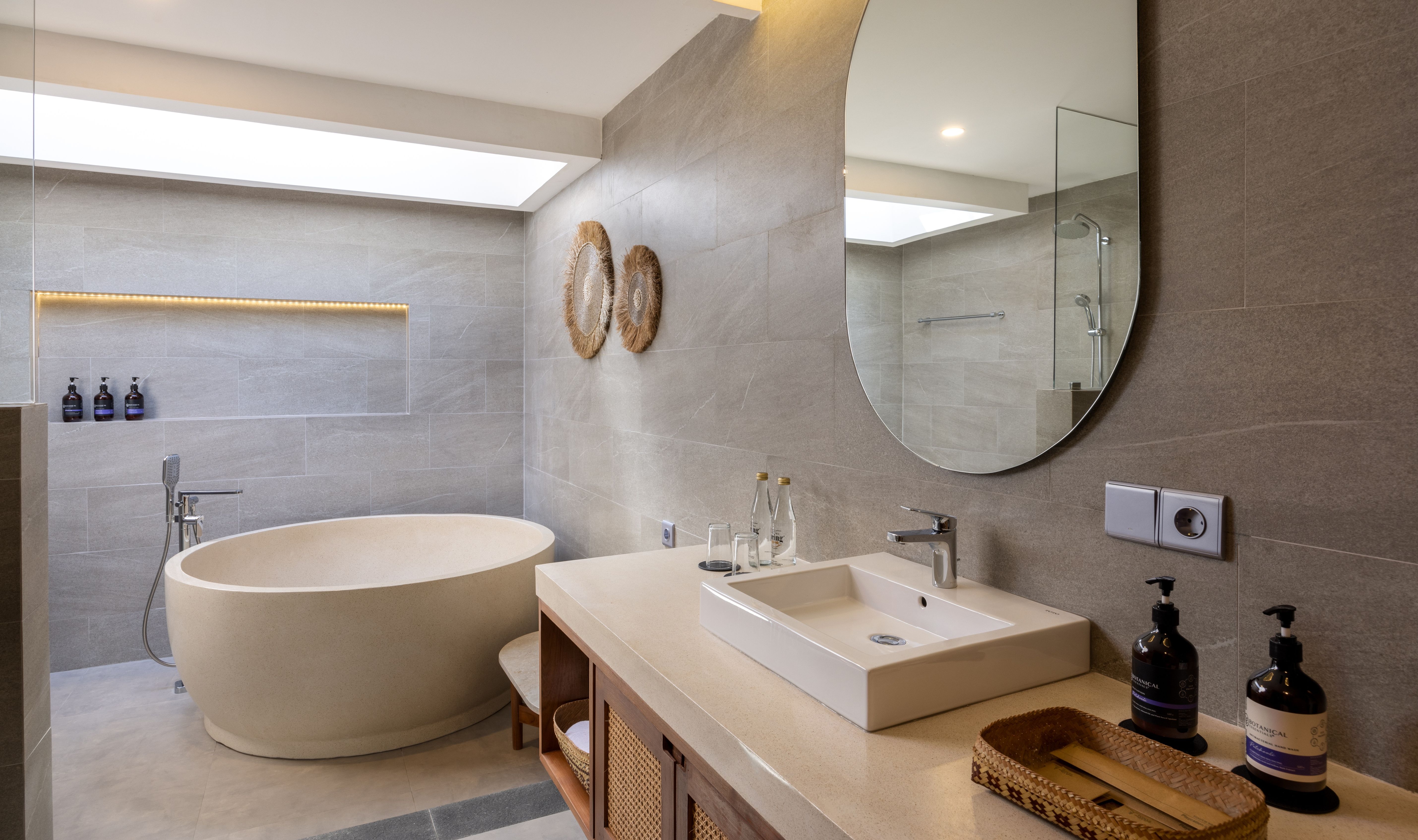 Badkamer van de Signature Suite in Tonys Vilas Resort in Seminyak op Bali