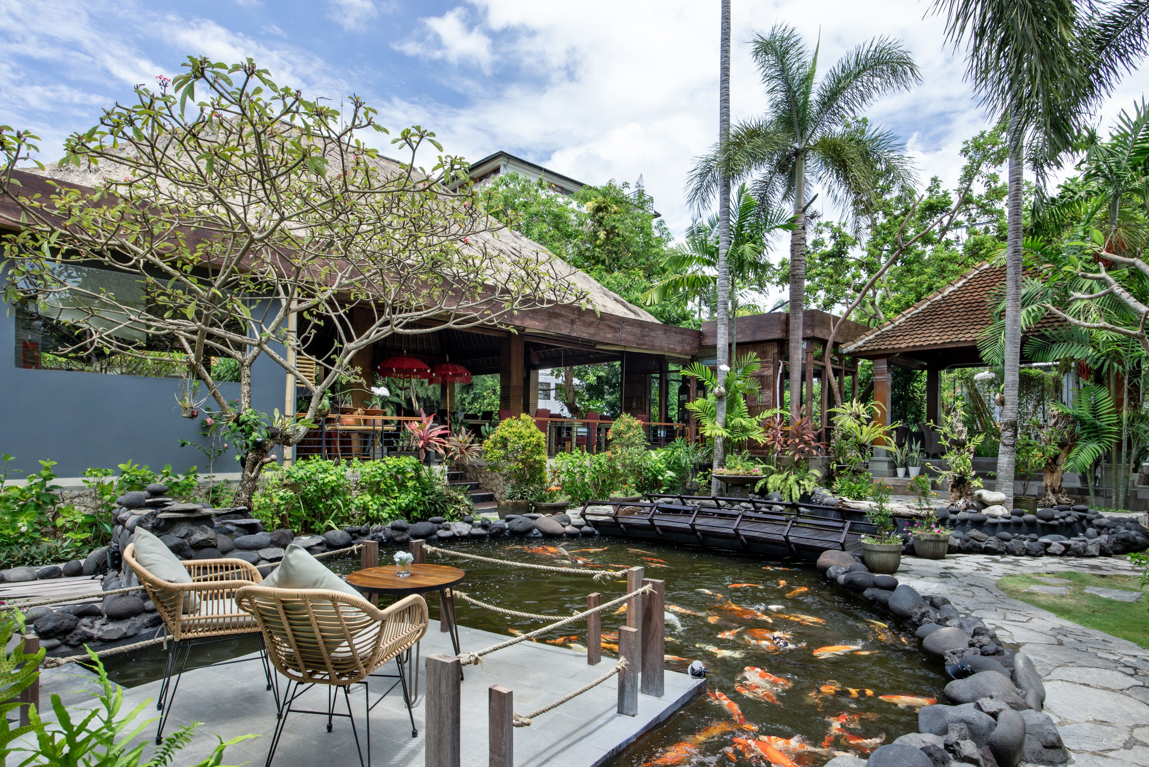 Visvijver van Tonys Villas in Seminyak op Bali