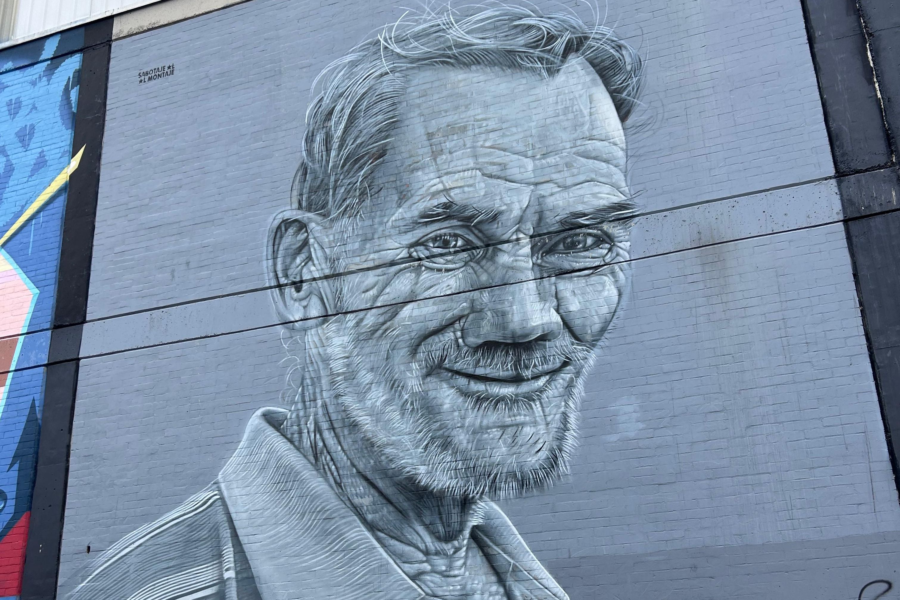 Co;ombia Bogota Graffiti Tour