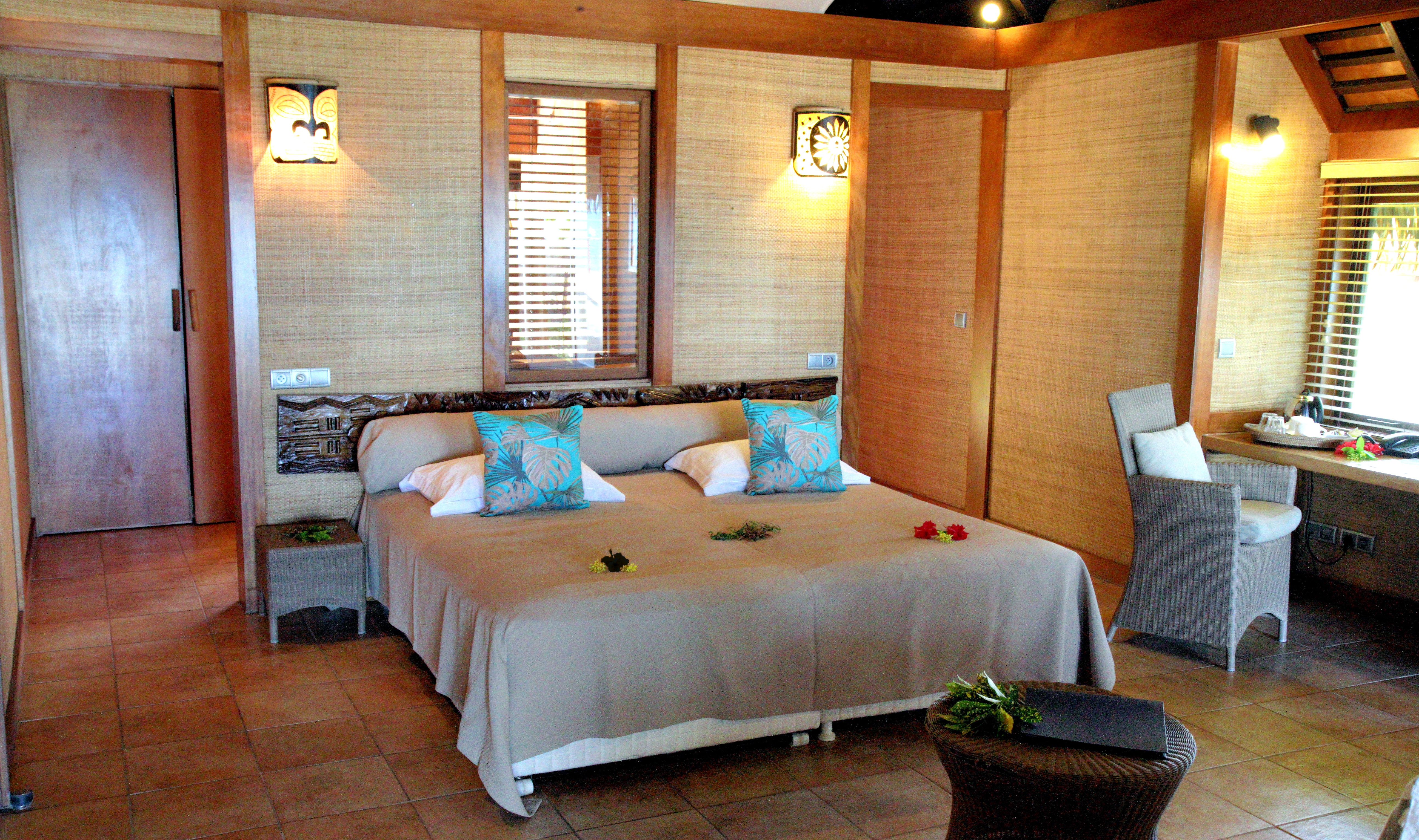 Deluxe Lagoon View Bungalow in Hotel Le Mahana op Huahine in Frans-Polynesie