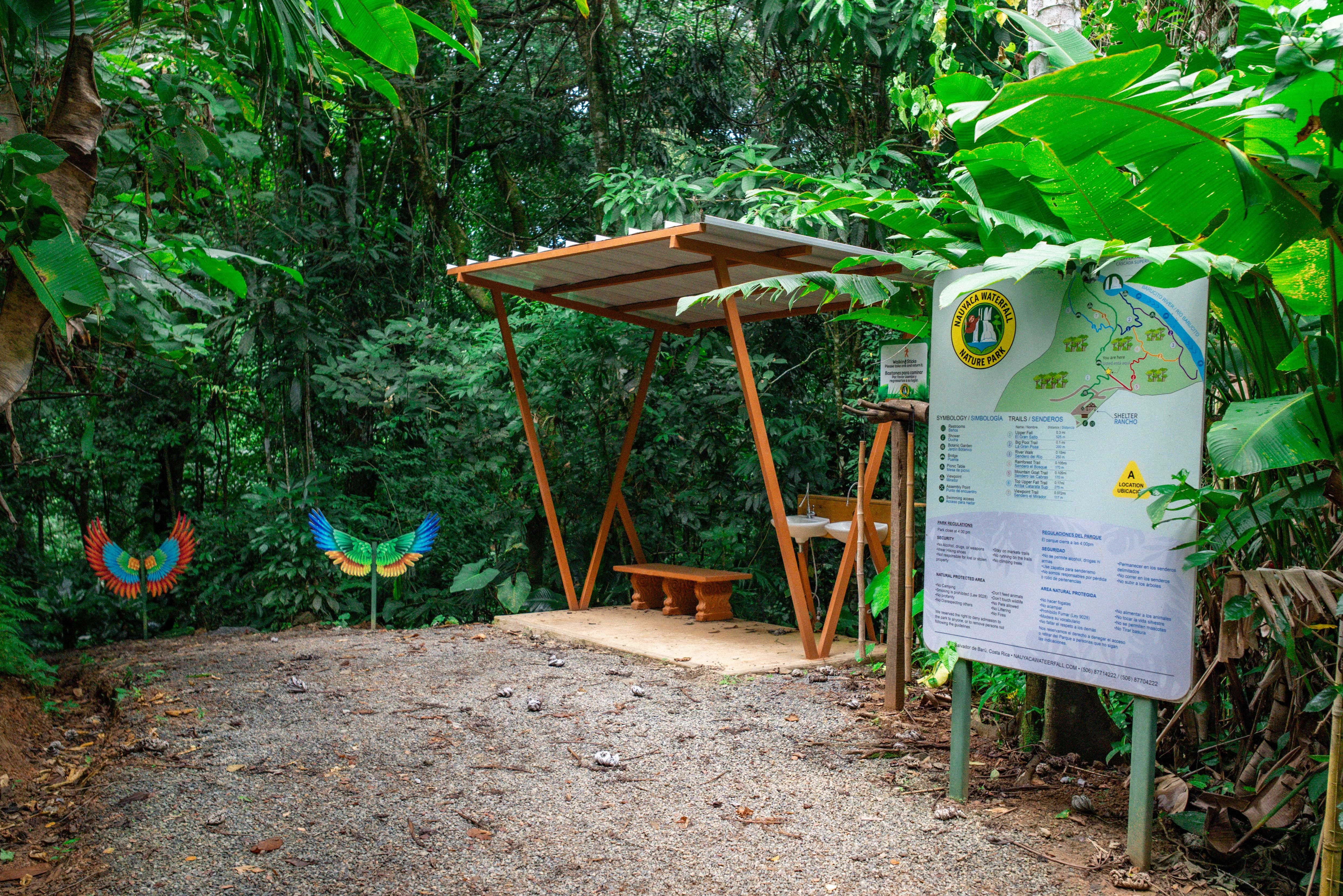 Start van wandeling Nauyaca Waterval